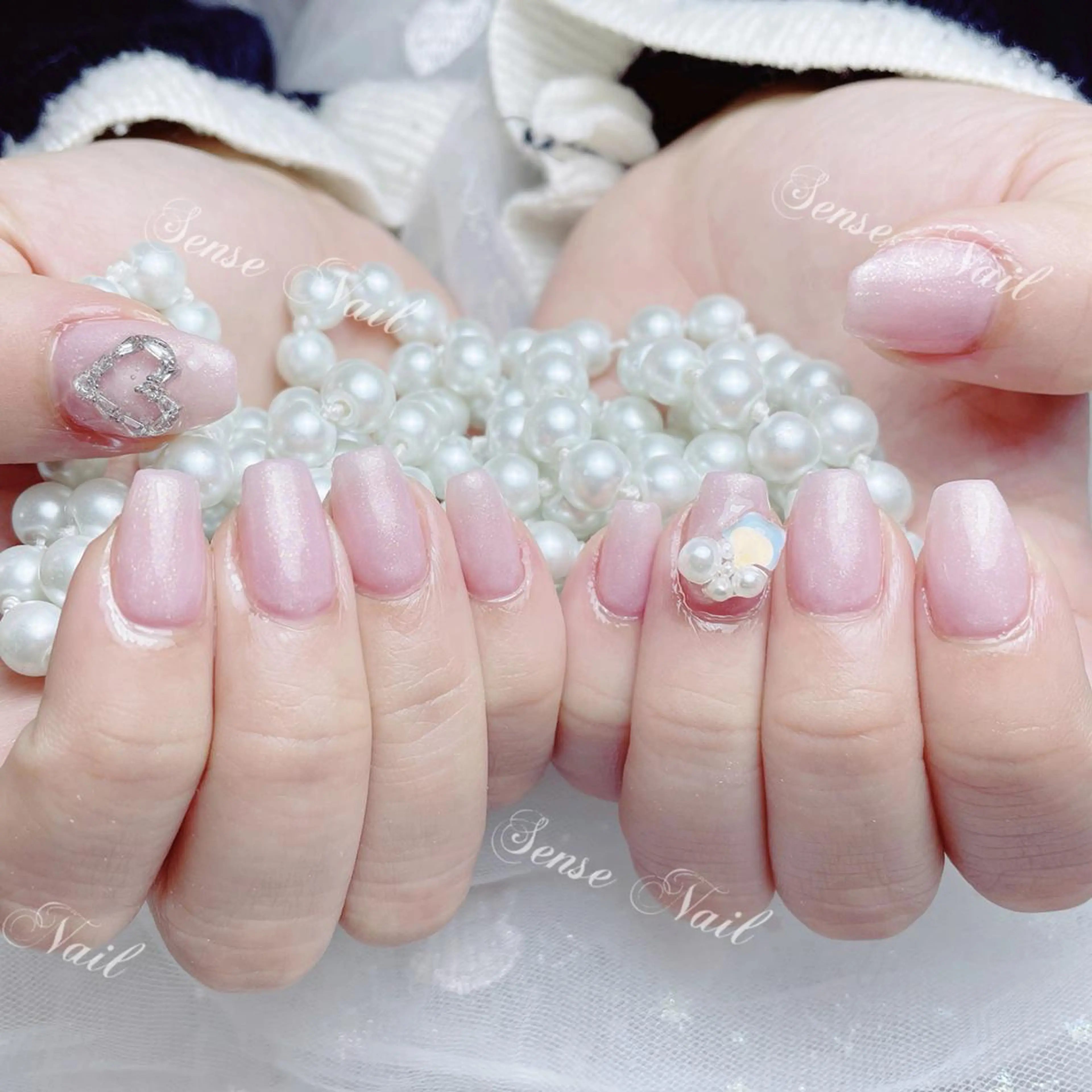 ネイル ハンドネイル ハンドケア Queening 🦋のネイルデザイン