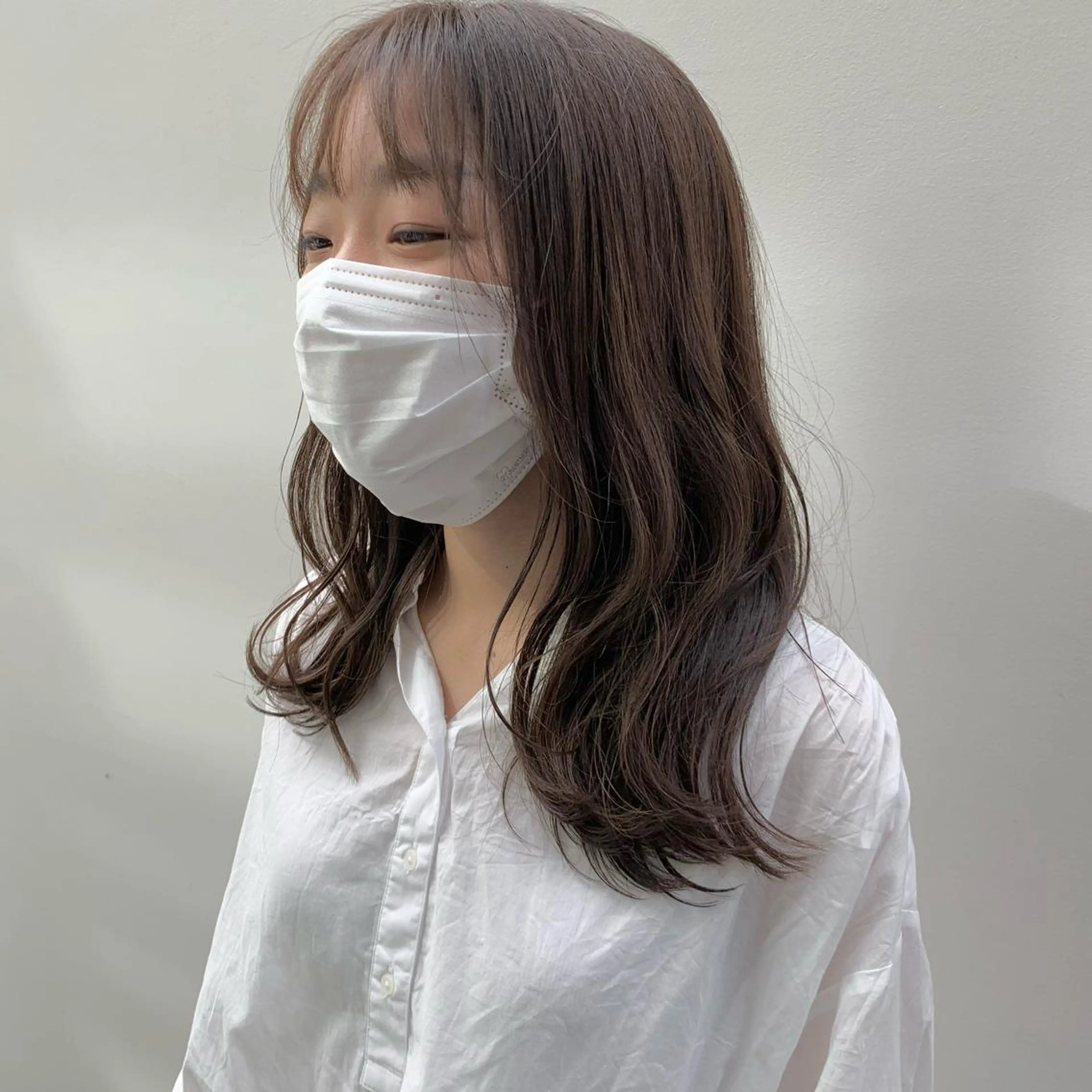 ミディアム カラー ミディアムパーマ ベージュカラー ブリーチ イヤリングカラー イルミナカラー マンツーマン×半個室 まちだきょうすけのヘアスタイル