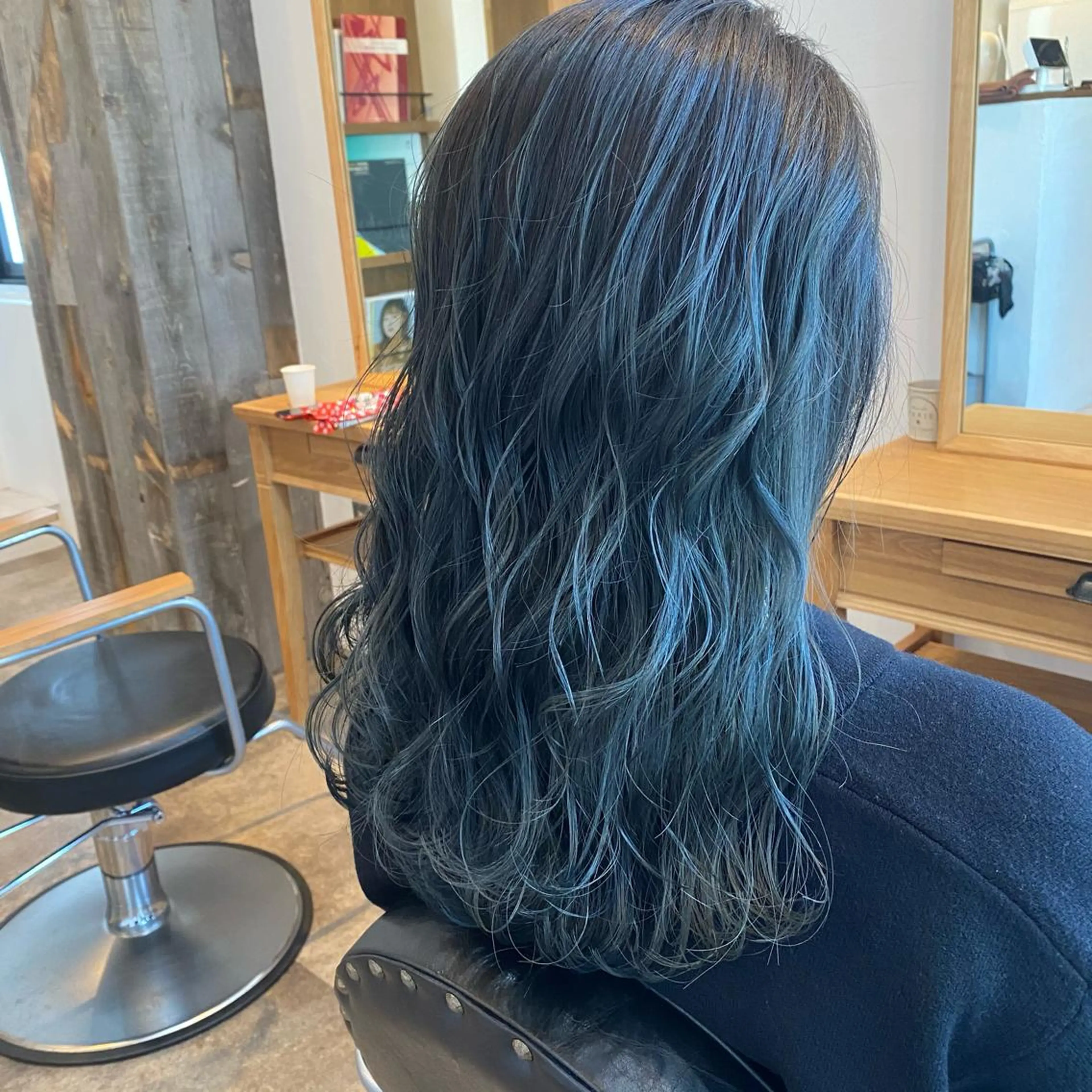 ミディアム 今井 悠菜のヘアスタイル