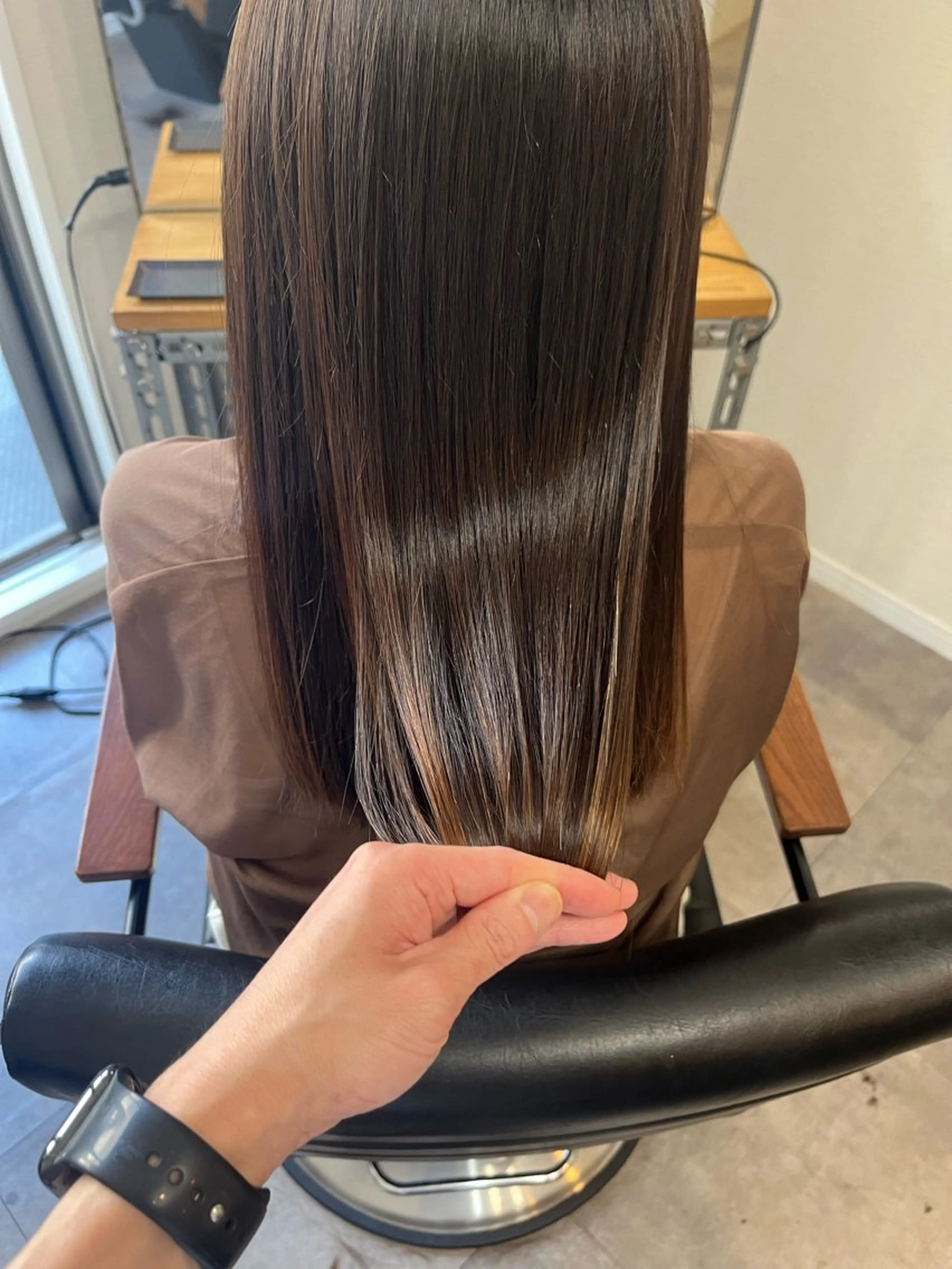 セミロング カット トリートメント OFF YUYAのヘアスタイル