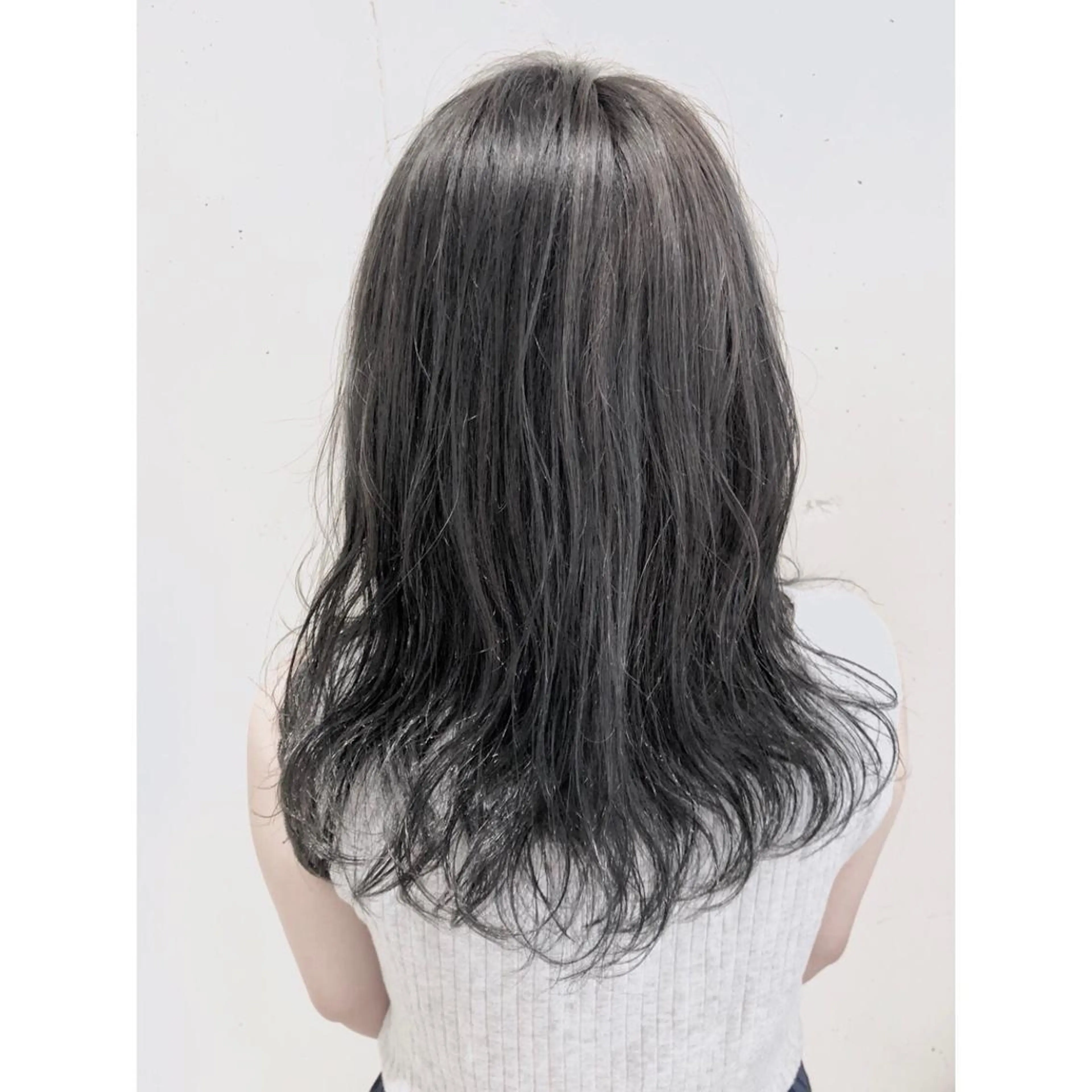 ミディアム カラー パーマ ヘアアレンジ ブリーチ 透明感カラー グラデーションカラー グレージュ ハイライトカラー 【ツヤ髪美容師】 ツダケイスケのヘアスタイル