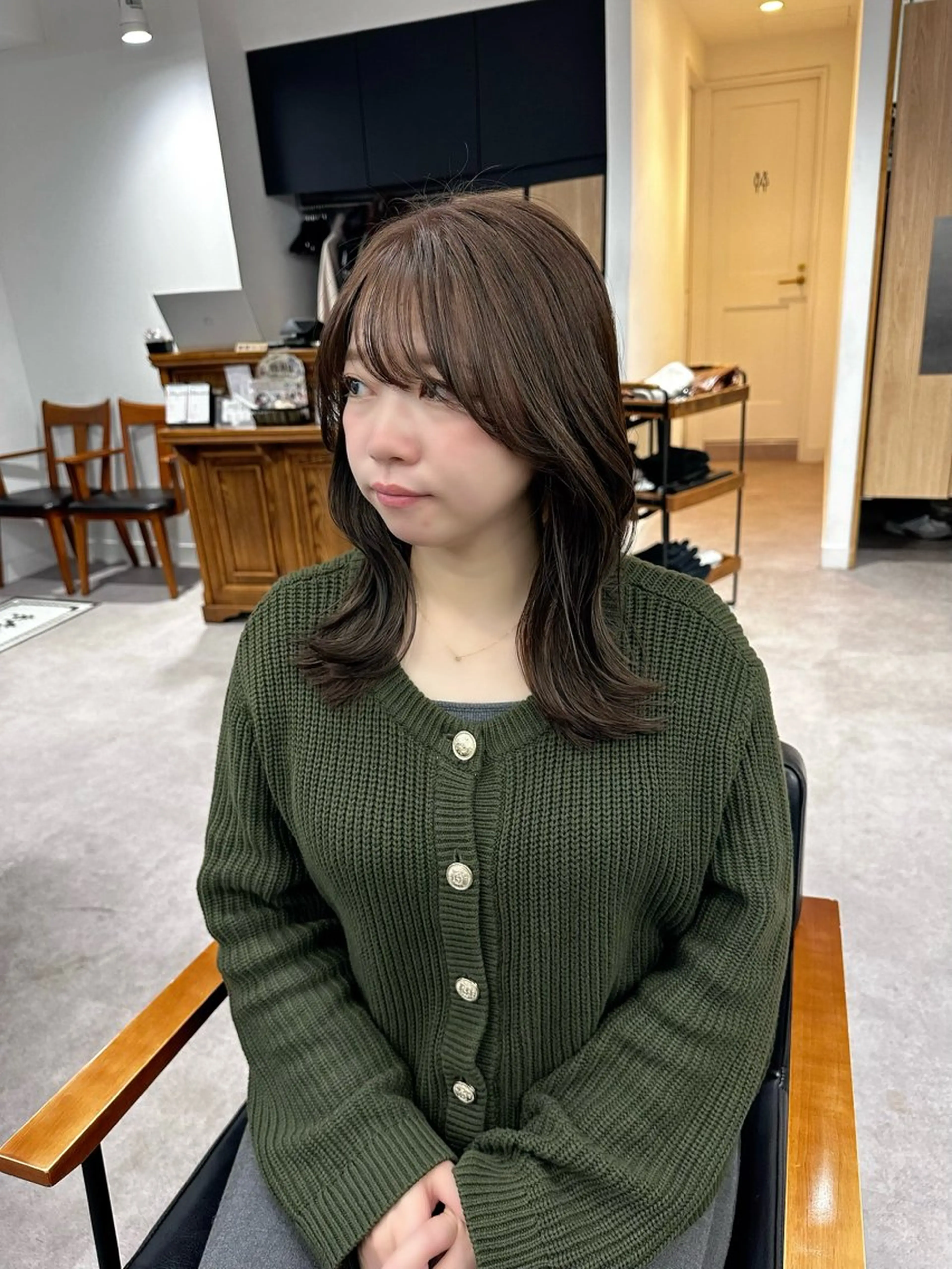 ミディアム カラー パーマ ヘアアレンジ メンズ キッズ レイヤーカット 🌿透け感カラーのヘアスタイル