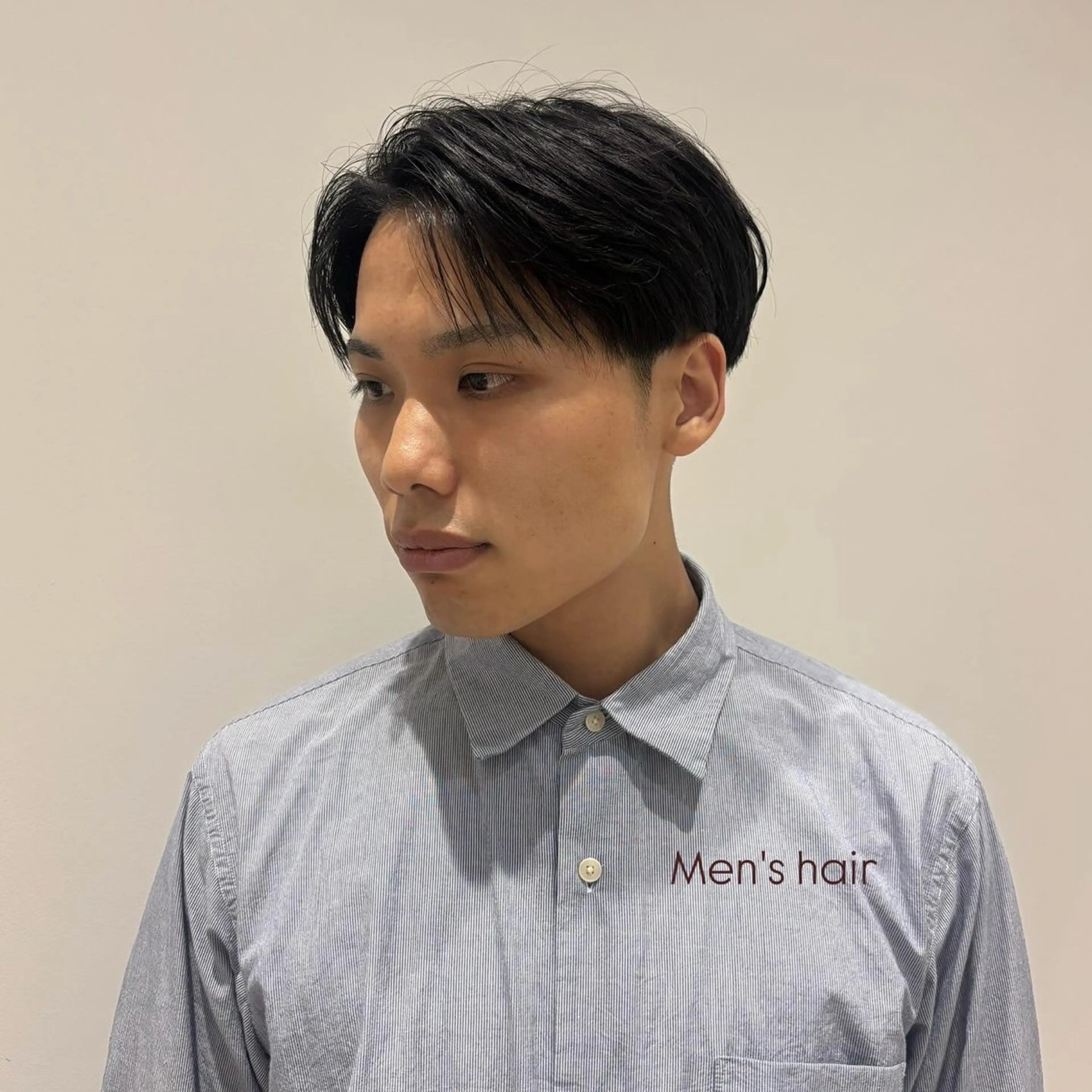 ミディアム メンズ 久力琴音''透明感 カラー''アレンジのヘアスタイル