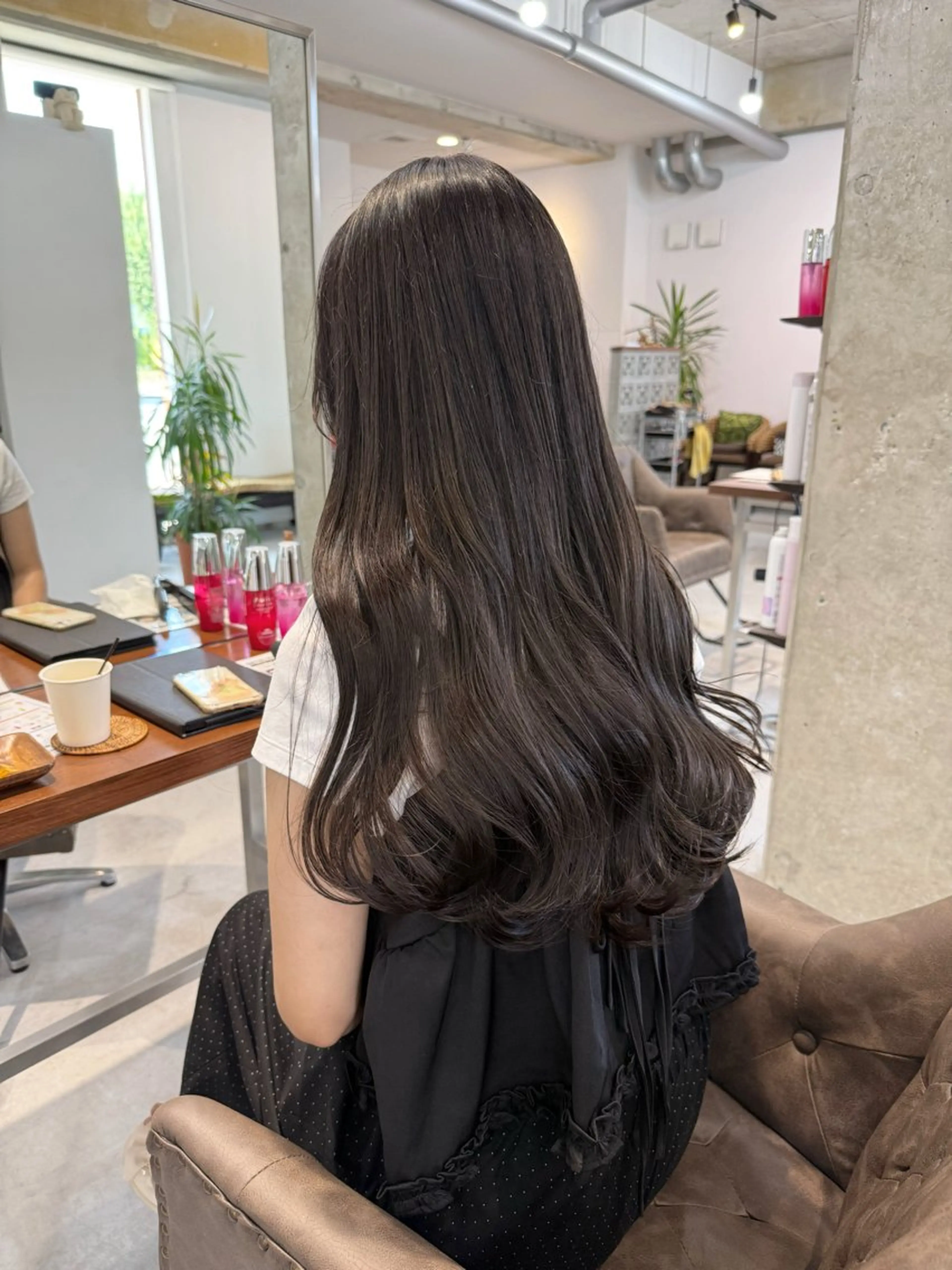 ロング カラー ブラウンカラー 透明感カラー カイリ /レイヤーカットのヘアスタイル