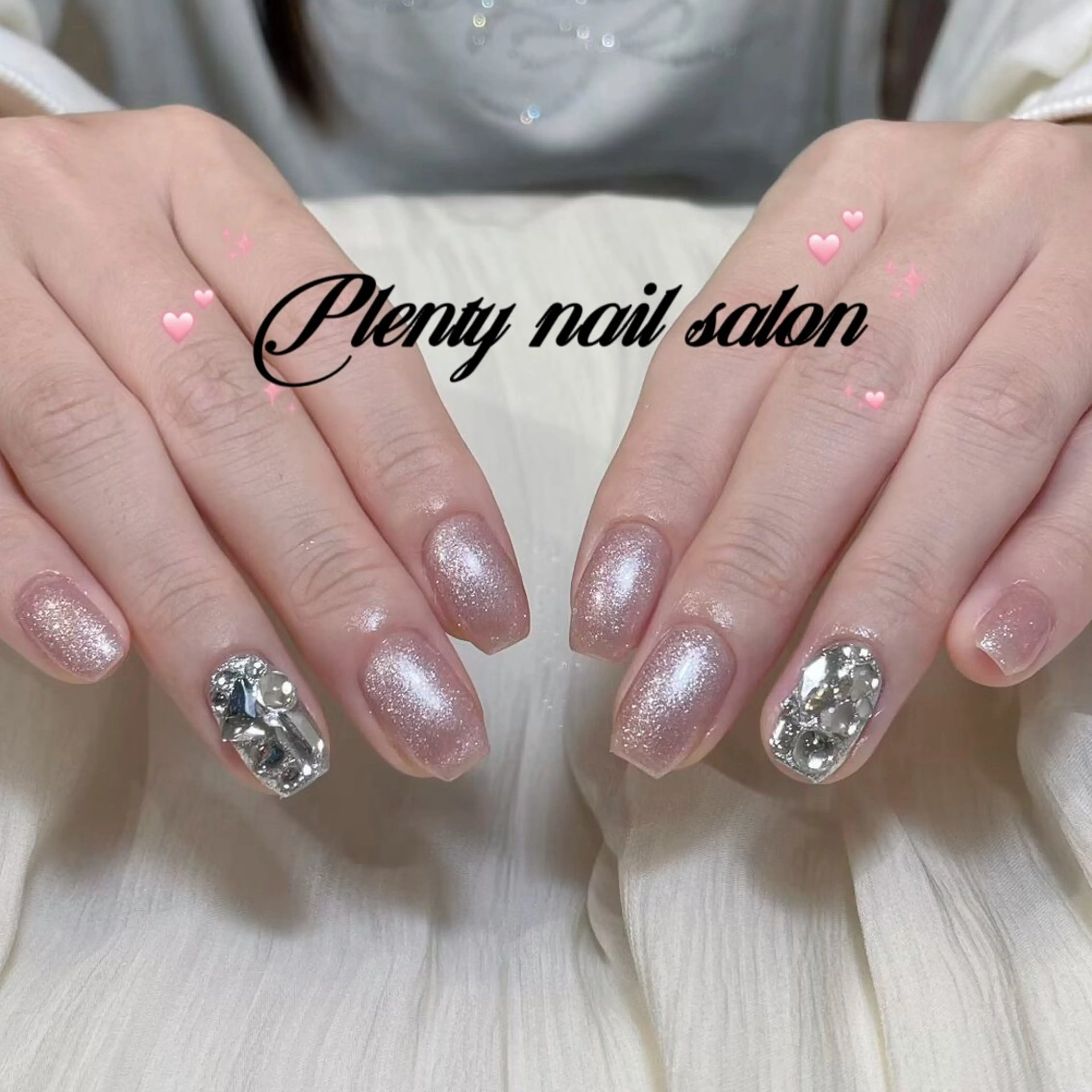 ネイル アートネイル オーロラネイル キラキラネイル 韓国ネイル マグネットネイル ハンドネイル ハンドケア Plenty 💞のネイルデザイン