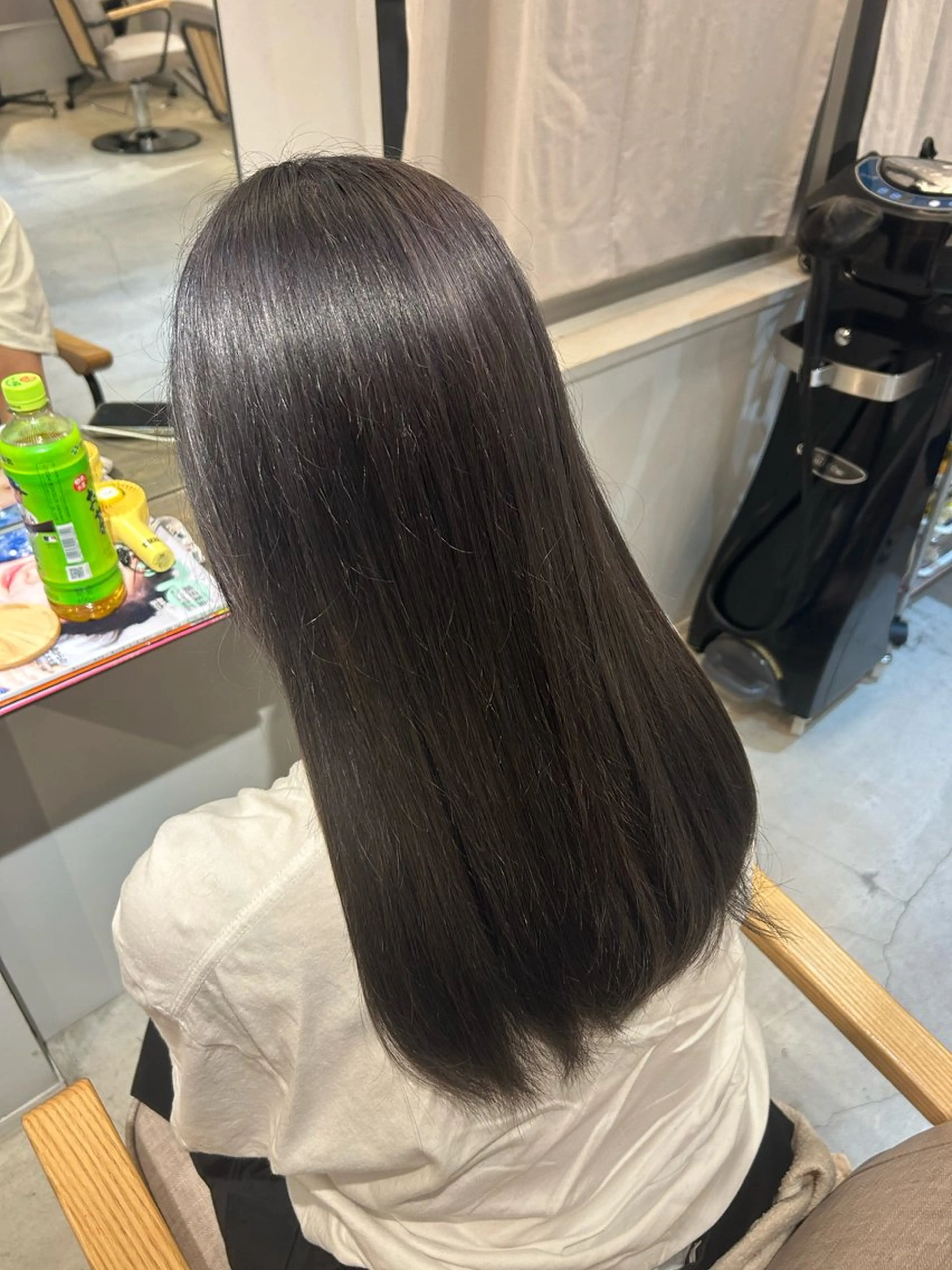 ロング カラー ブリーチ グレージュ オリーブグレージュ オリーブグレー ✂ショートボブ専門 津川里緒✨️のヘアスタイル