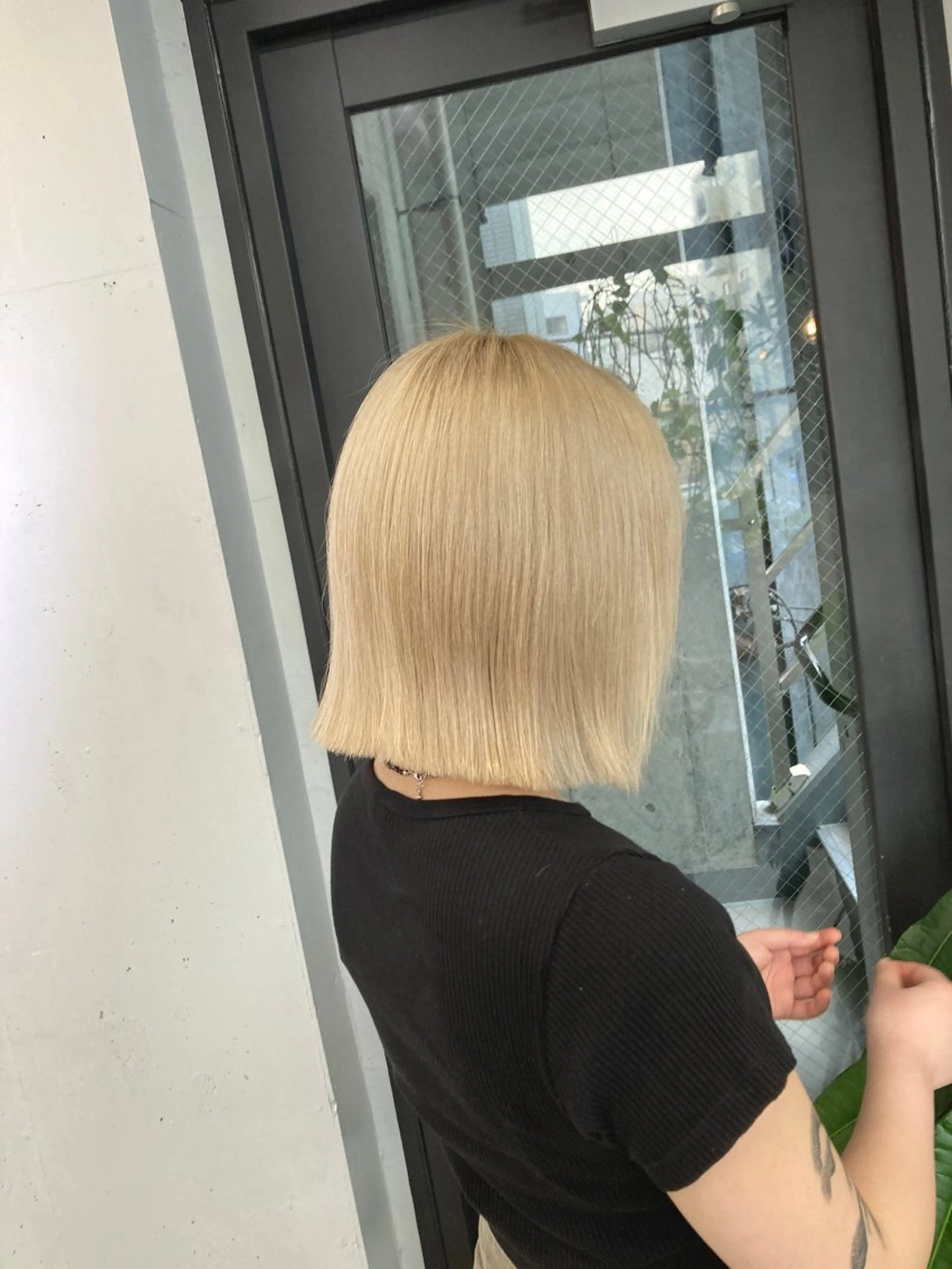 ミディアム 髪質改善 縮毛矯正 トリートメント 酸熱トリートメント カット トリートメント 新井 広樹のヘアスタイル