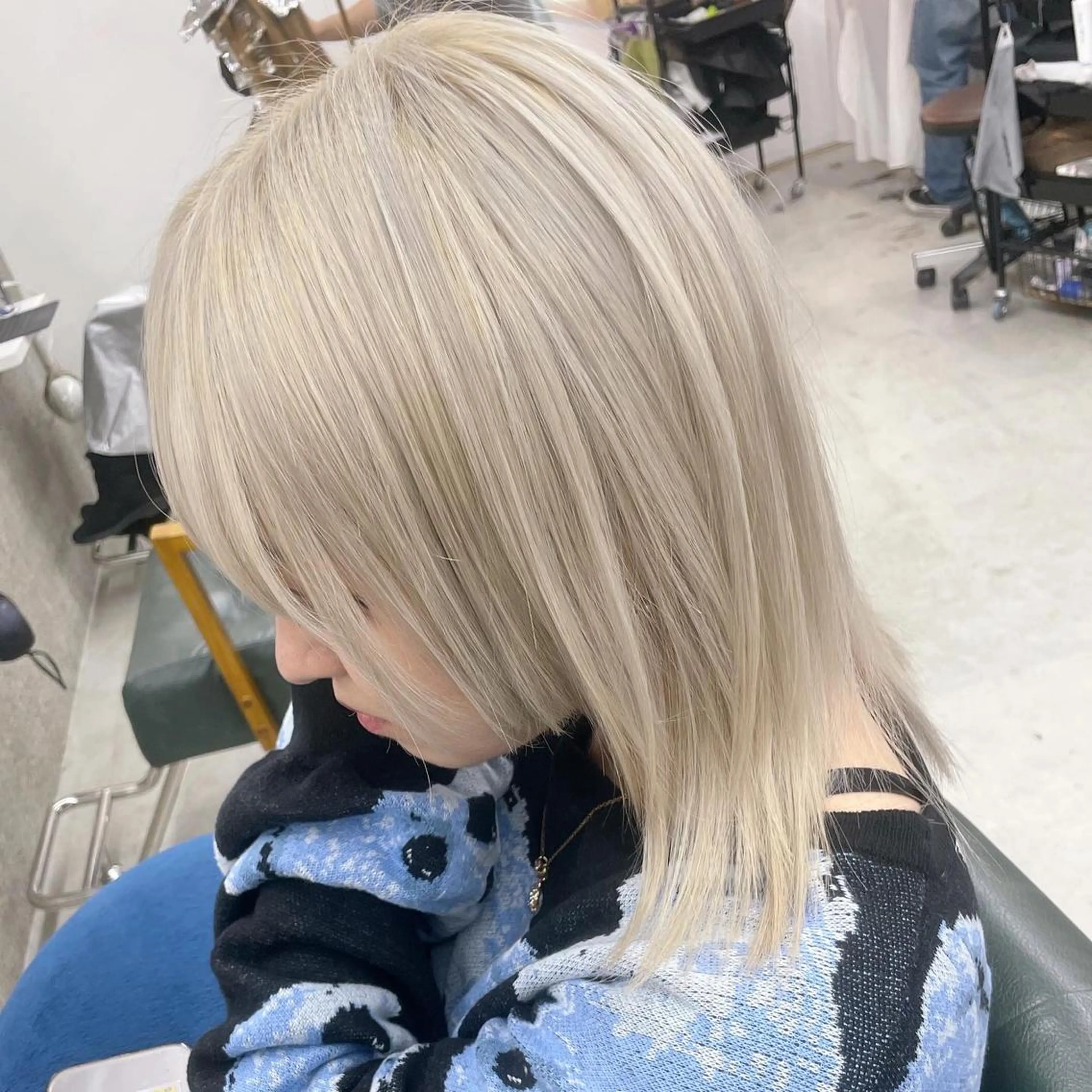 ミディアム カラー Lull1人美容室 バレイヤージュのヘアスタイル