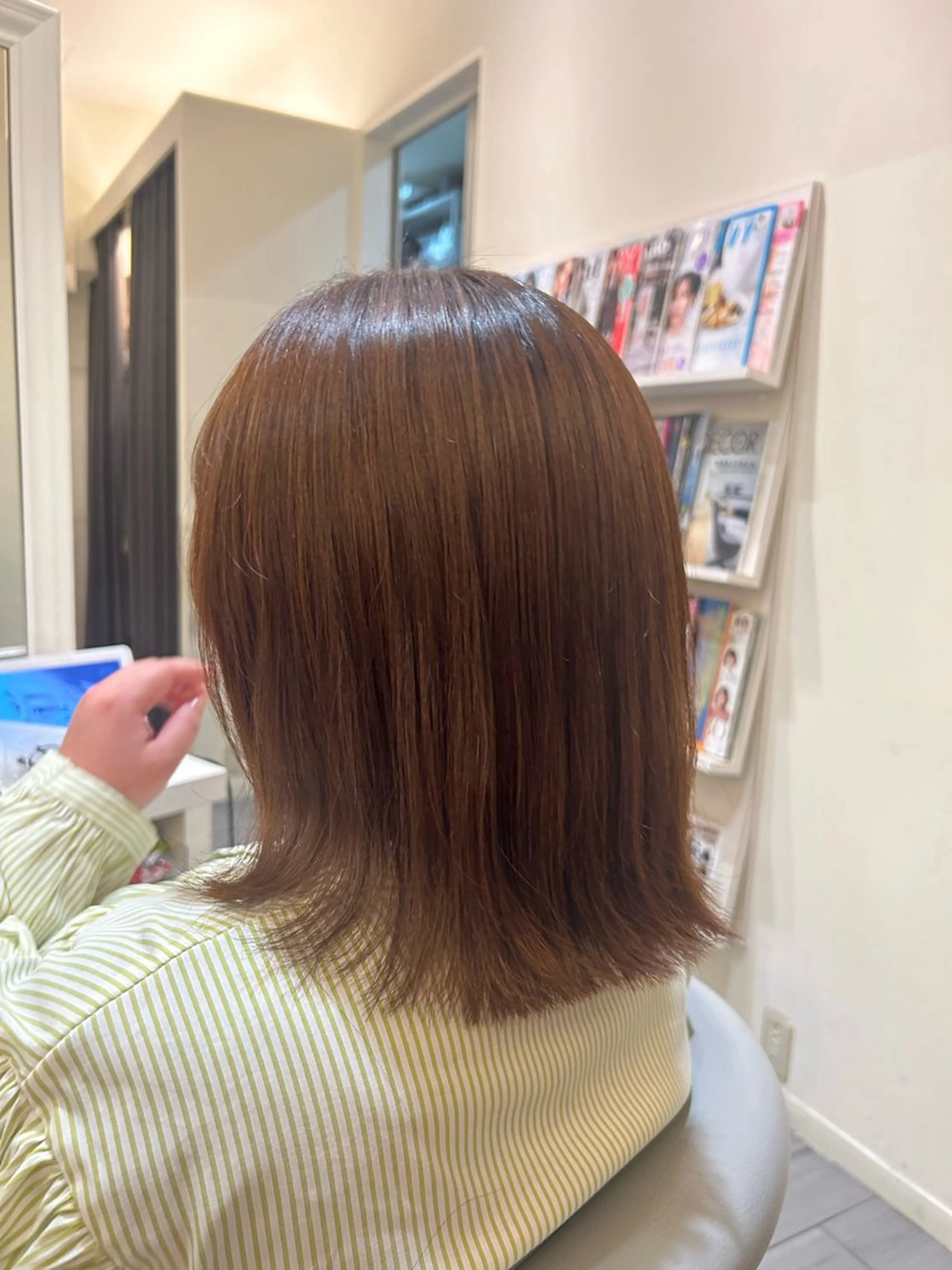 ミディアム 酸性ストレート コテ巻きパーマ 阪上 沙織のヘアスタイル