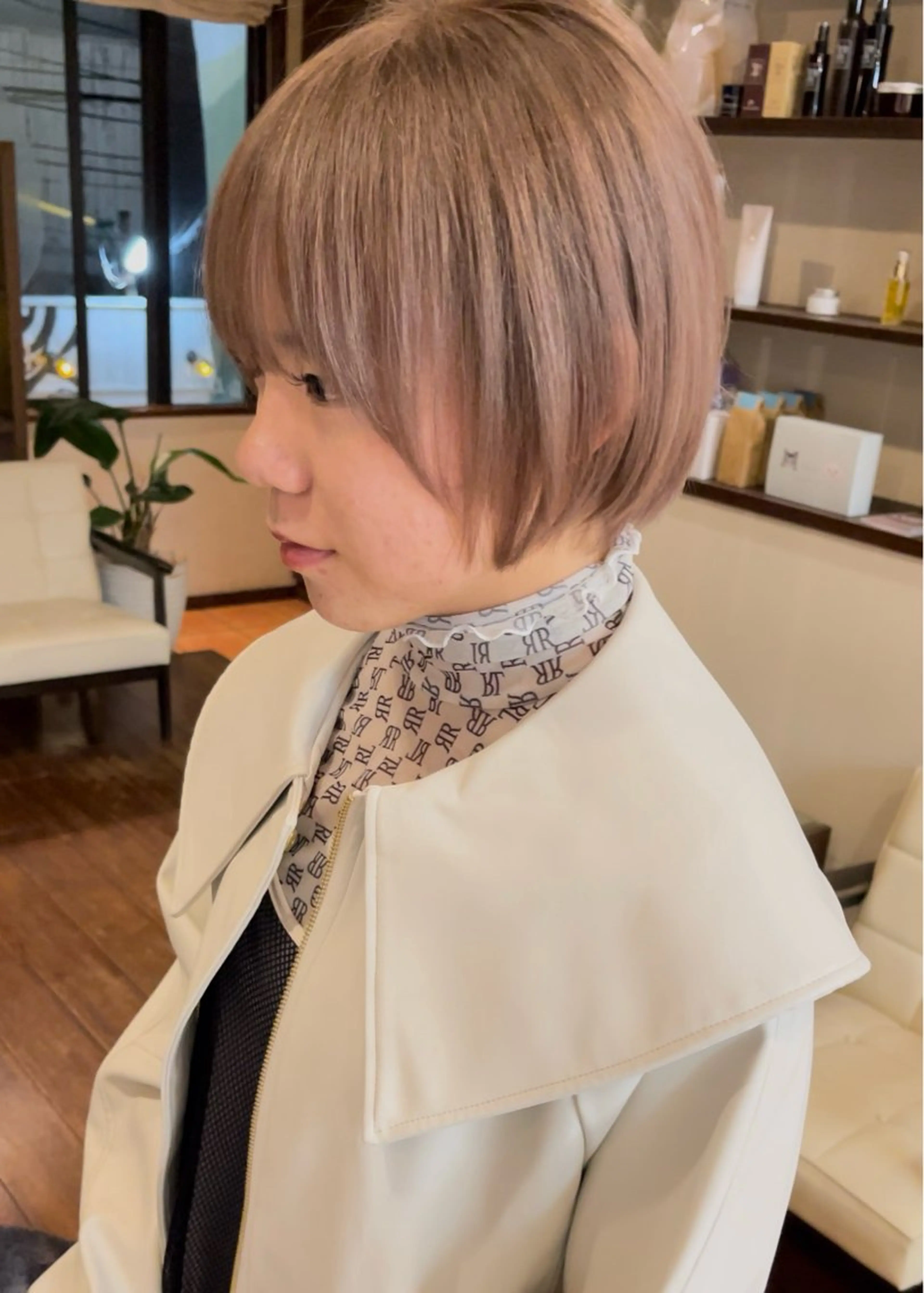 ショート カラー ベージュカラー カット ヘアカラー トリートメント 田室 和幸のヘアスタイル