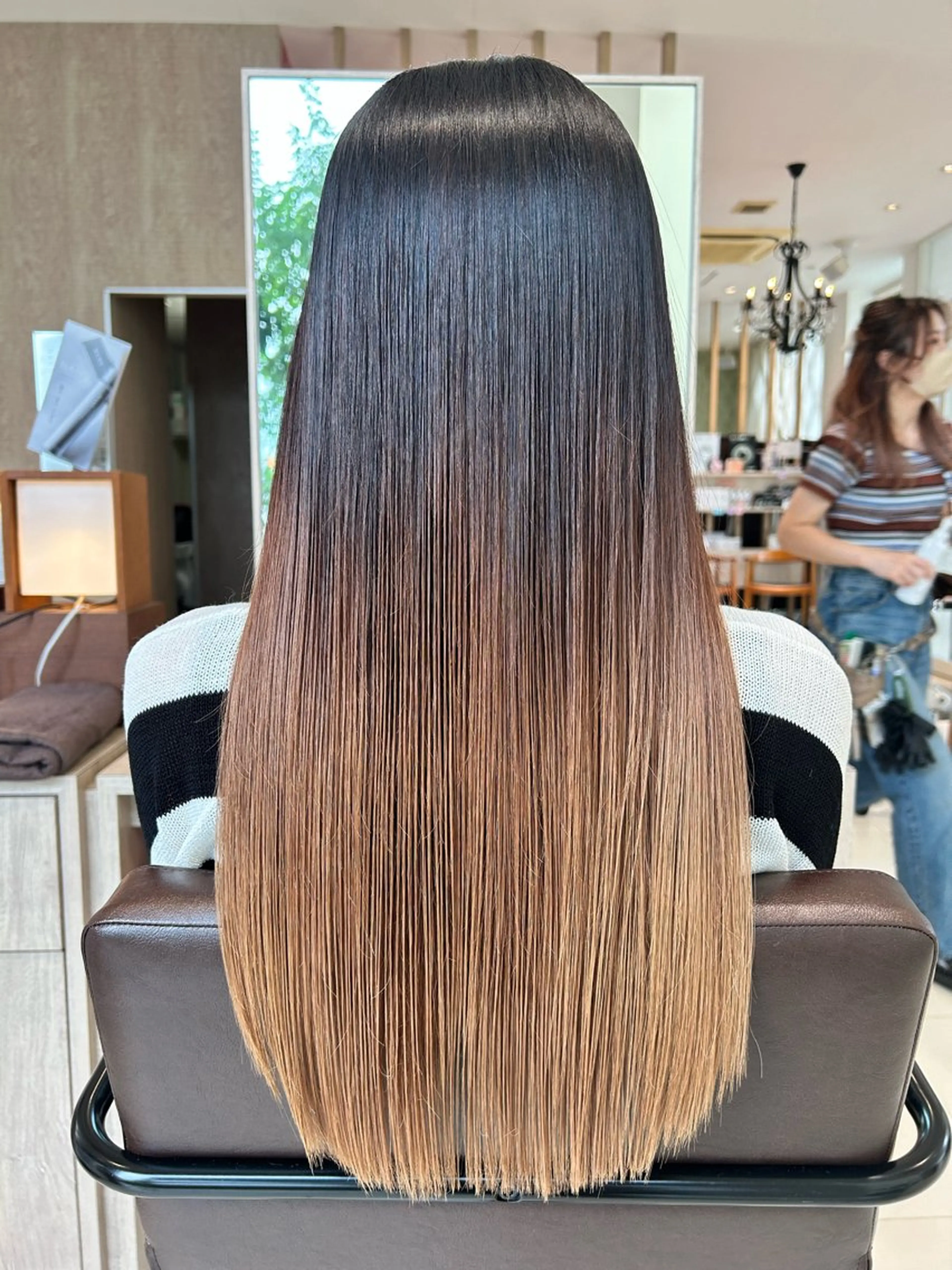 ロング オガタ アキのヘアスタイル