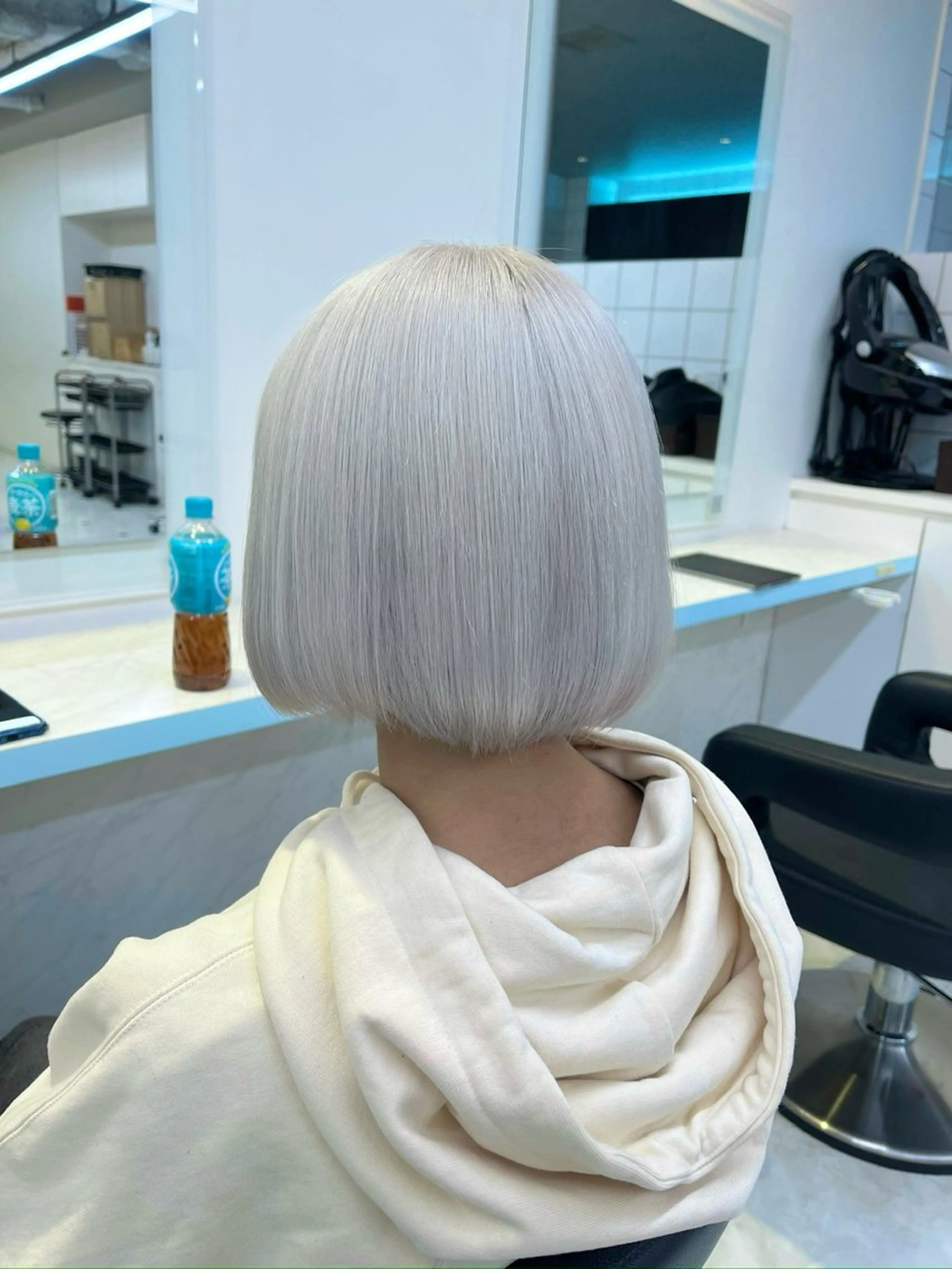 ショート カラー ヘアカラー トリートメント ブリーチカラー 🩵MIZUKIのヘアスタイル