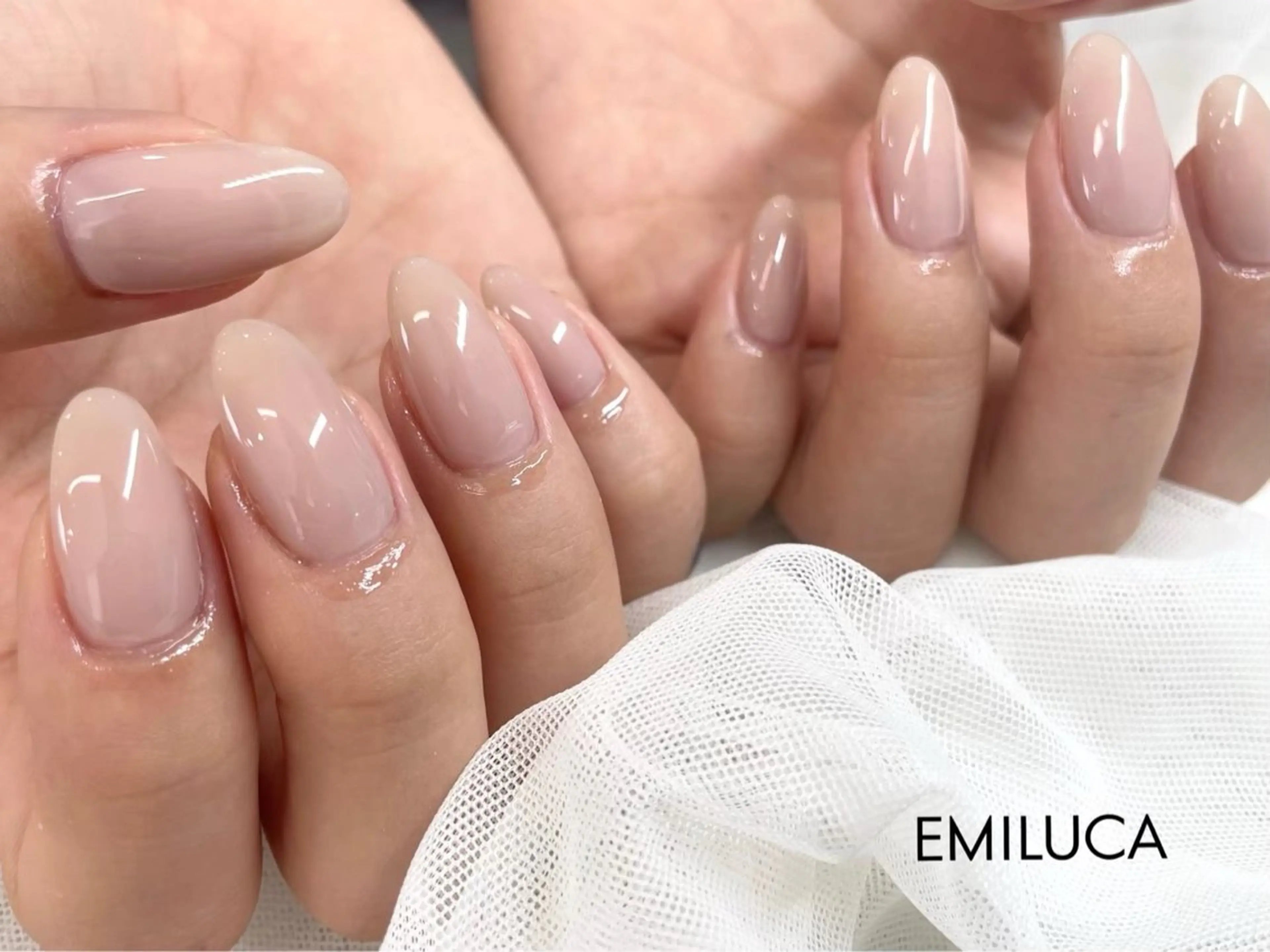 ネイル ワンカラーネイル ハンドネイル ビューティーサロン EMILUCAのネイルデザイン