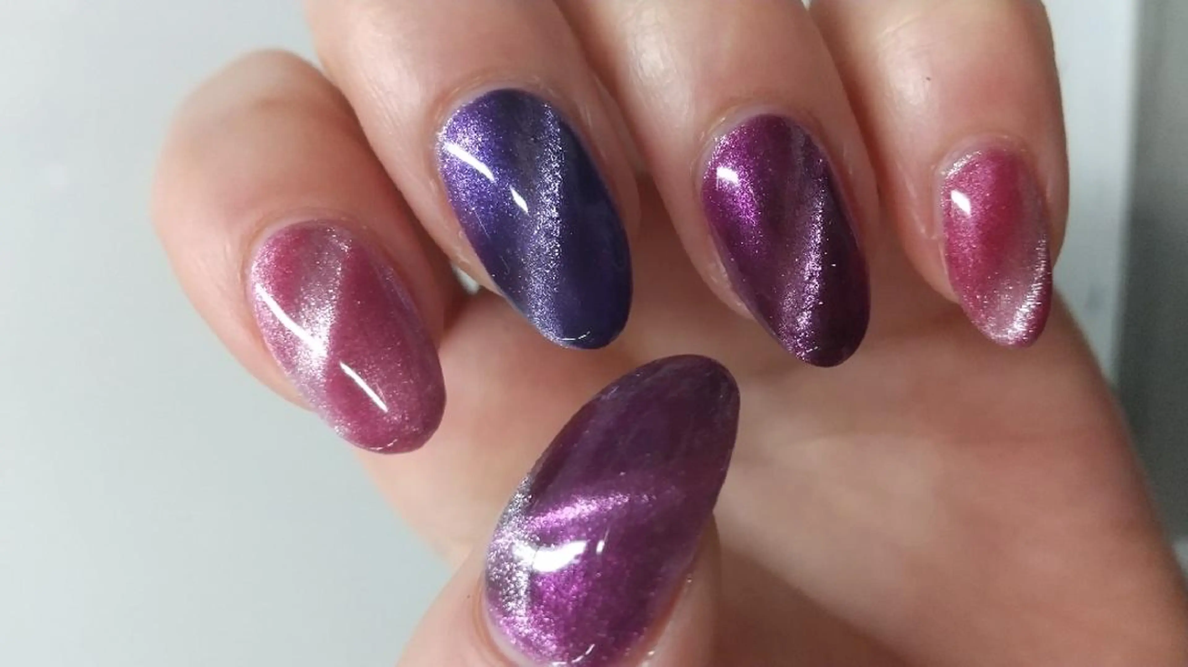 3色まで無料✨【マグネットネイル(オフ有り)+ドライケア】角度によって煌めきが変わります🐈️の写真