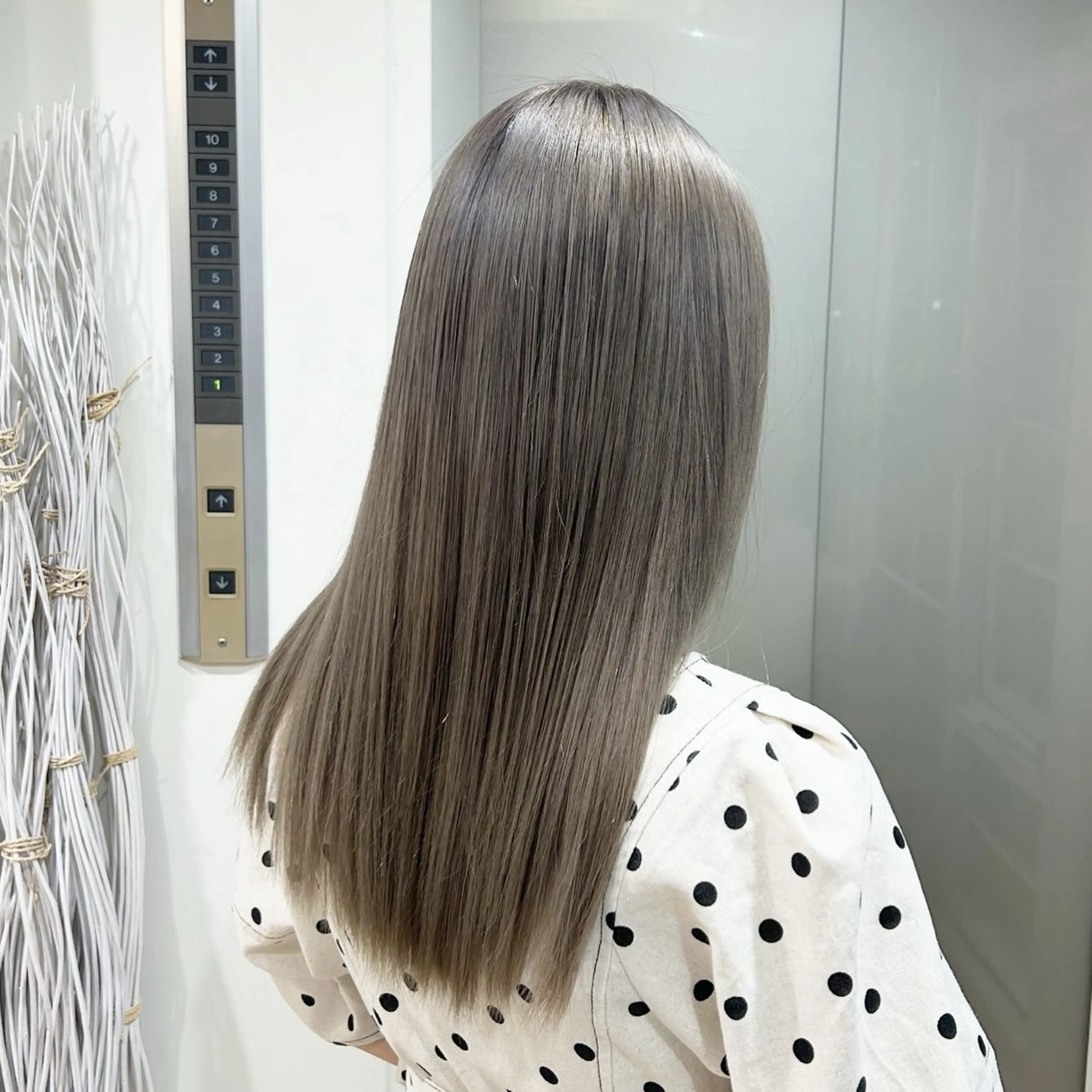 ロング カラー グレージュ 学生指名率No.1 YUTOのヘアスタイル