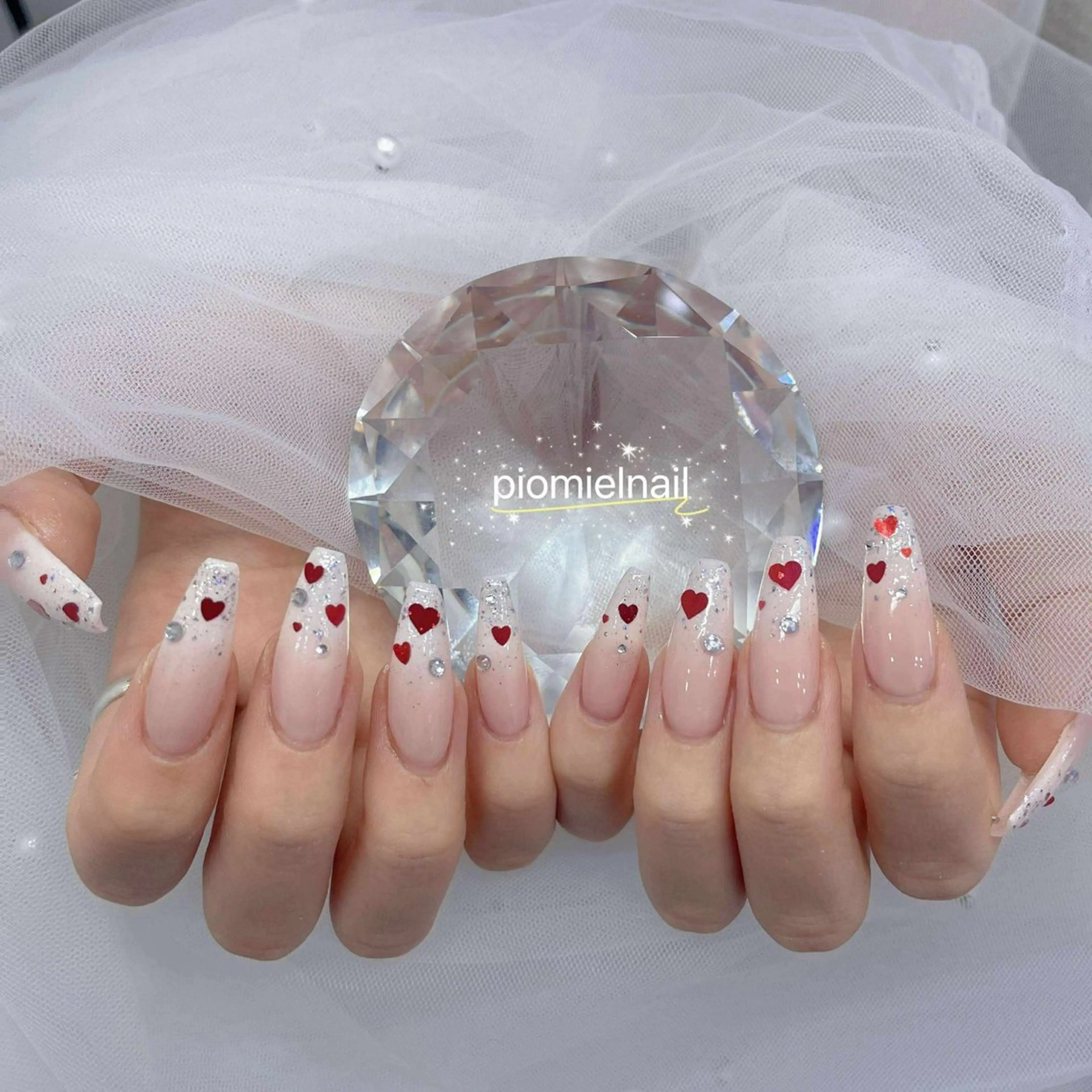 ネイル ハート ラメ(グリッター) 赤色 シルバー ハンドネイル momo 長さだしのネイルデザイン