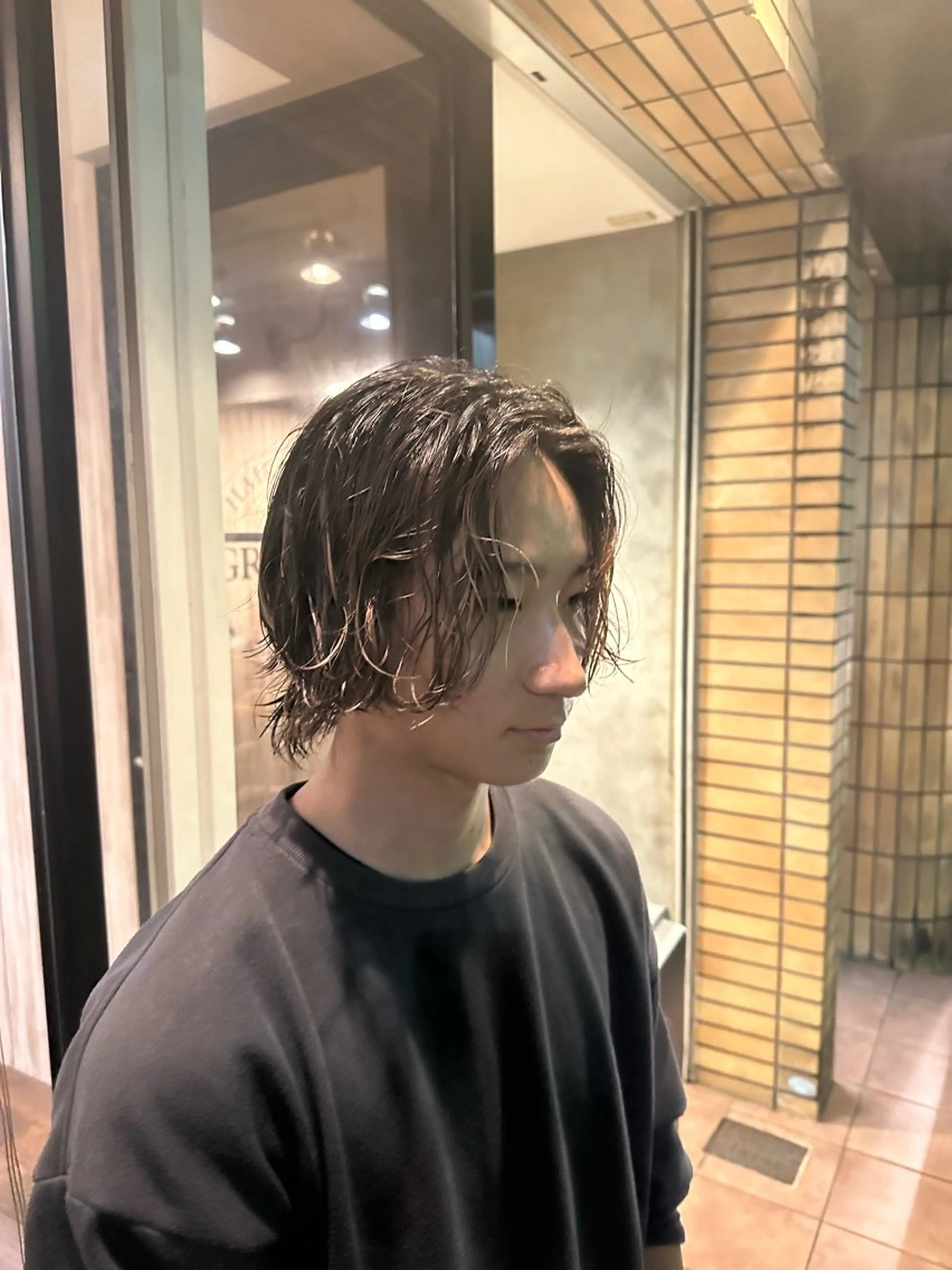 ミディアム カラー パーマ メンズ ミディアムパーマ メンズハイライト メンズパーマ デザインカラー ハイライトカラー カット ヘアカラー パーマ ハヤシカズキ/カラー ✂/メンズパーマのヘアスタイル