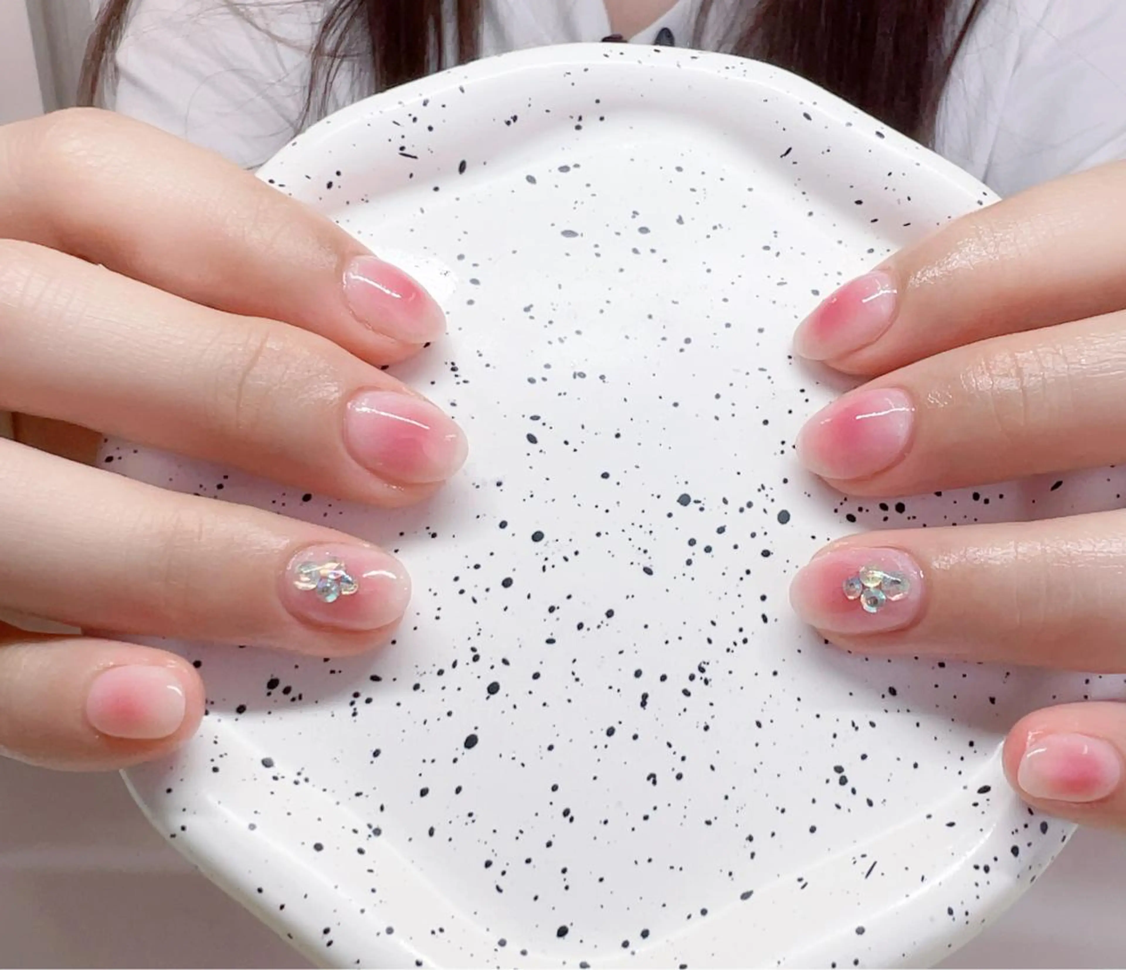 ネイル チークネイル ハンドネイル AngelChris ビューティーサロンのネイルデザイン