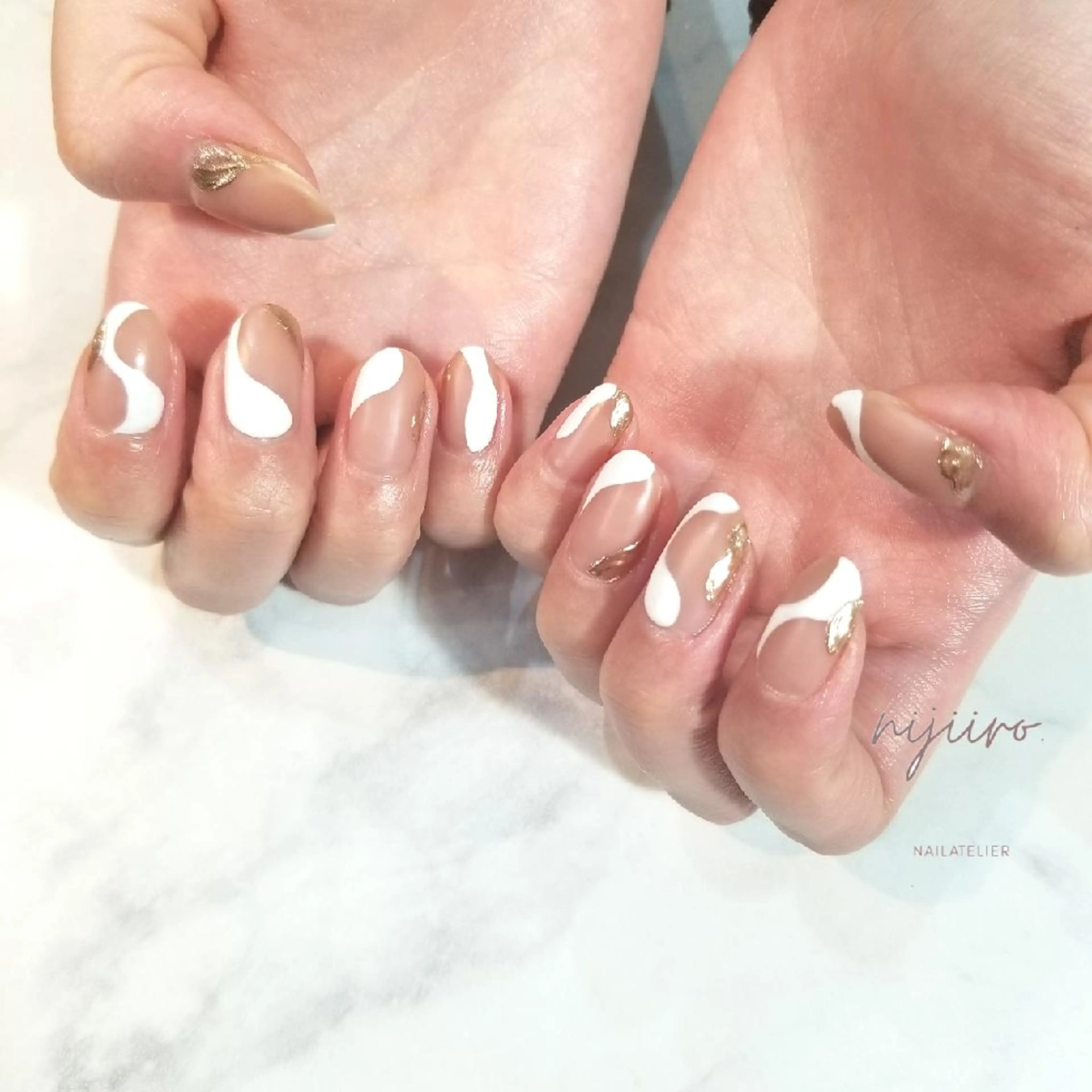 ネイル ミラーネイル ハンドネイル nijiiro🌈 サトウのネイルデザイン