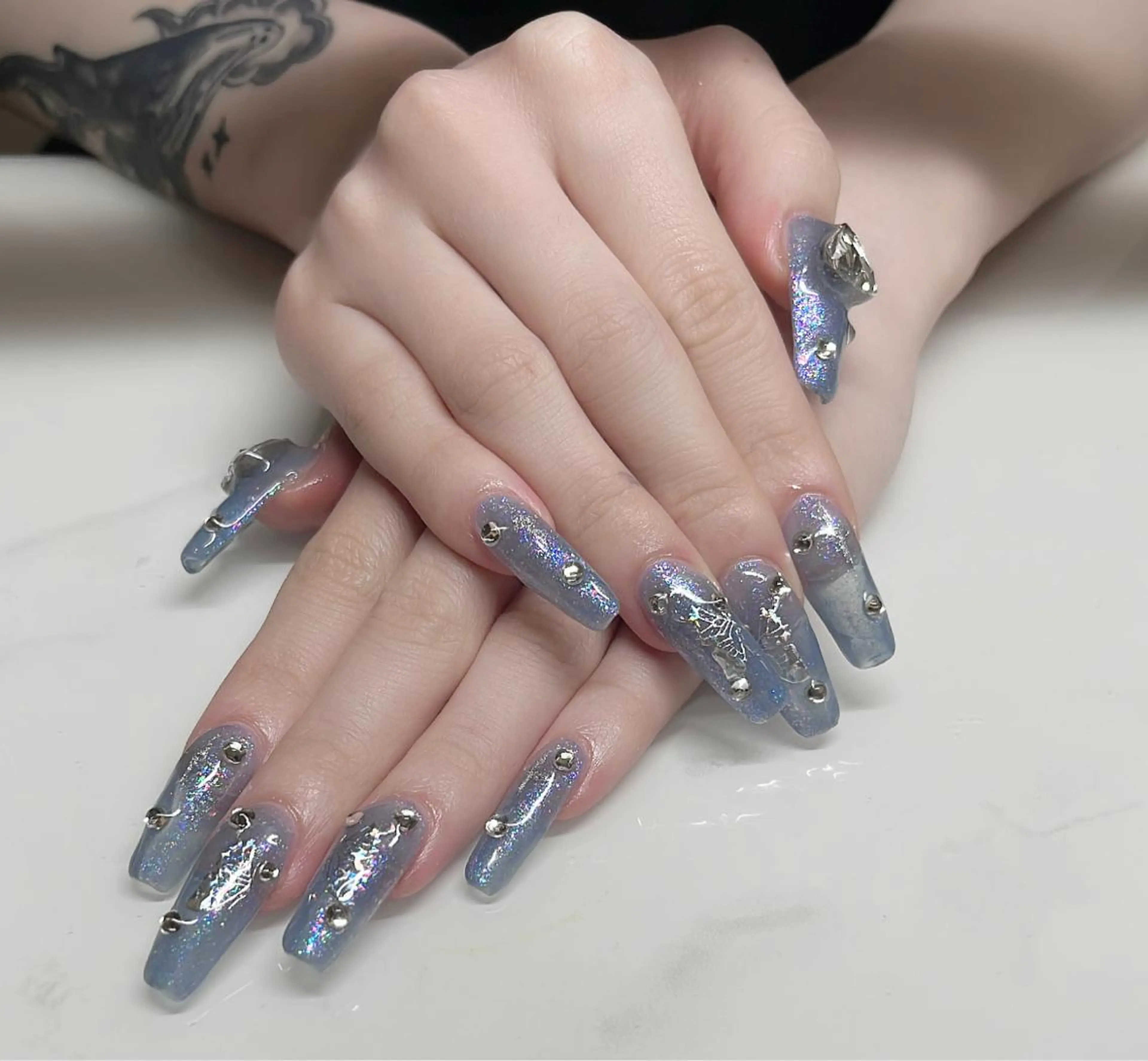 ネイル KARI ネイルサロンのネイルデザイン