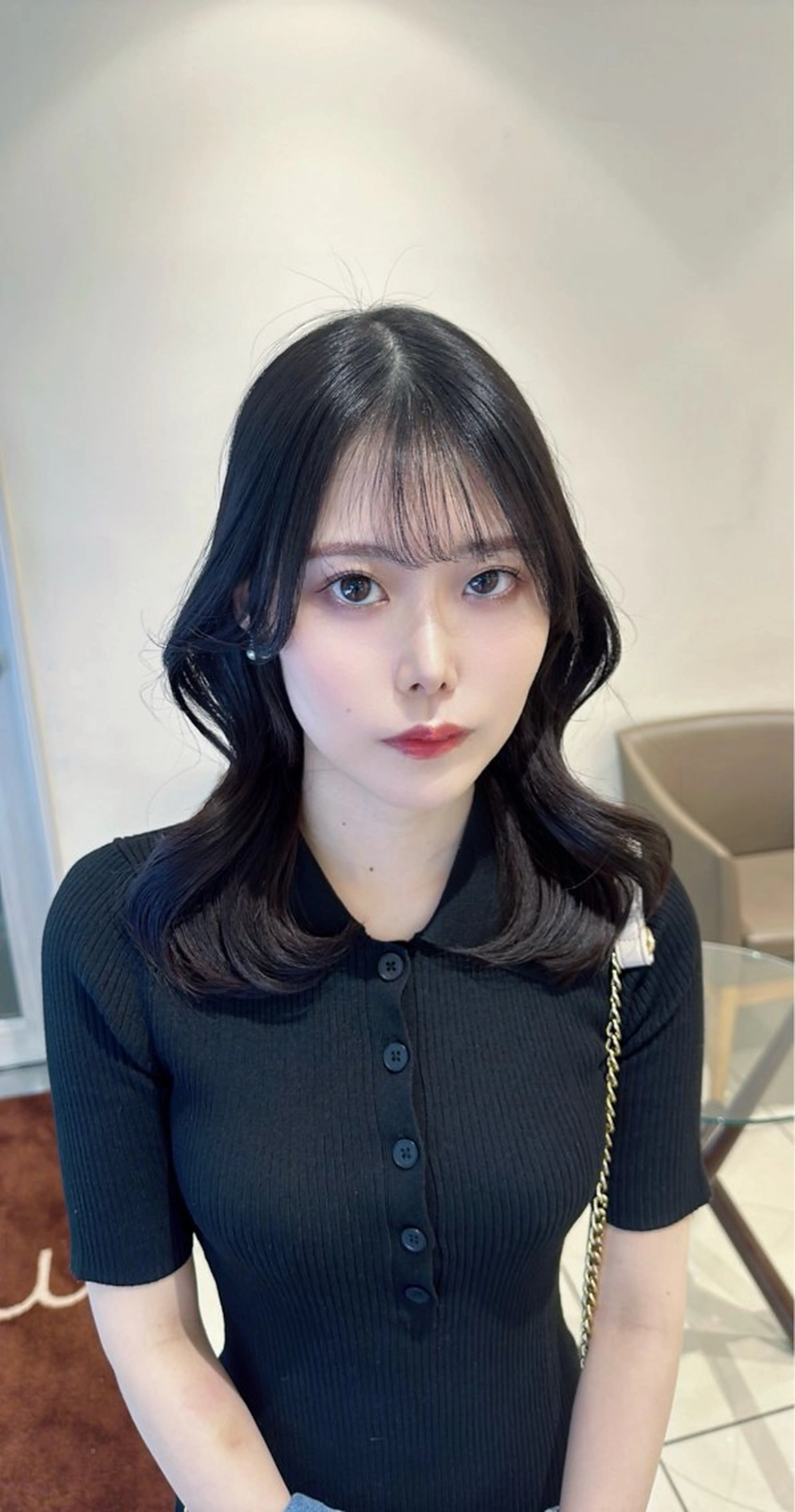 ミディアム カラー 銀座レイヤーカット ×シースルー前髪のヘアスタイル