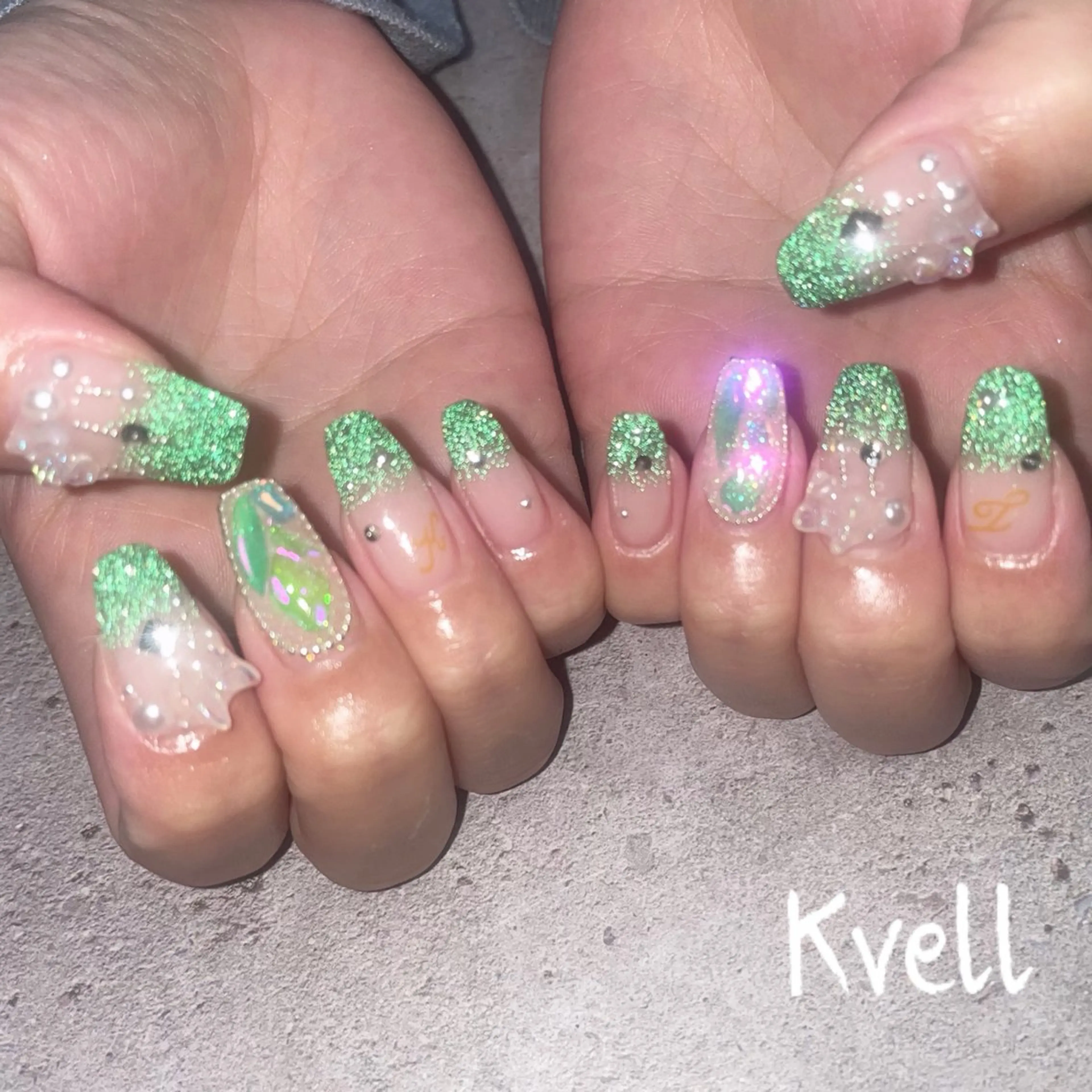 ネイル フラッシュネイル ハンドネイル nailsalon Kvellのネイルデザイン
