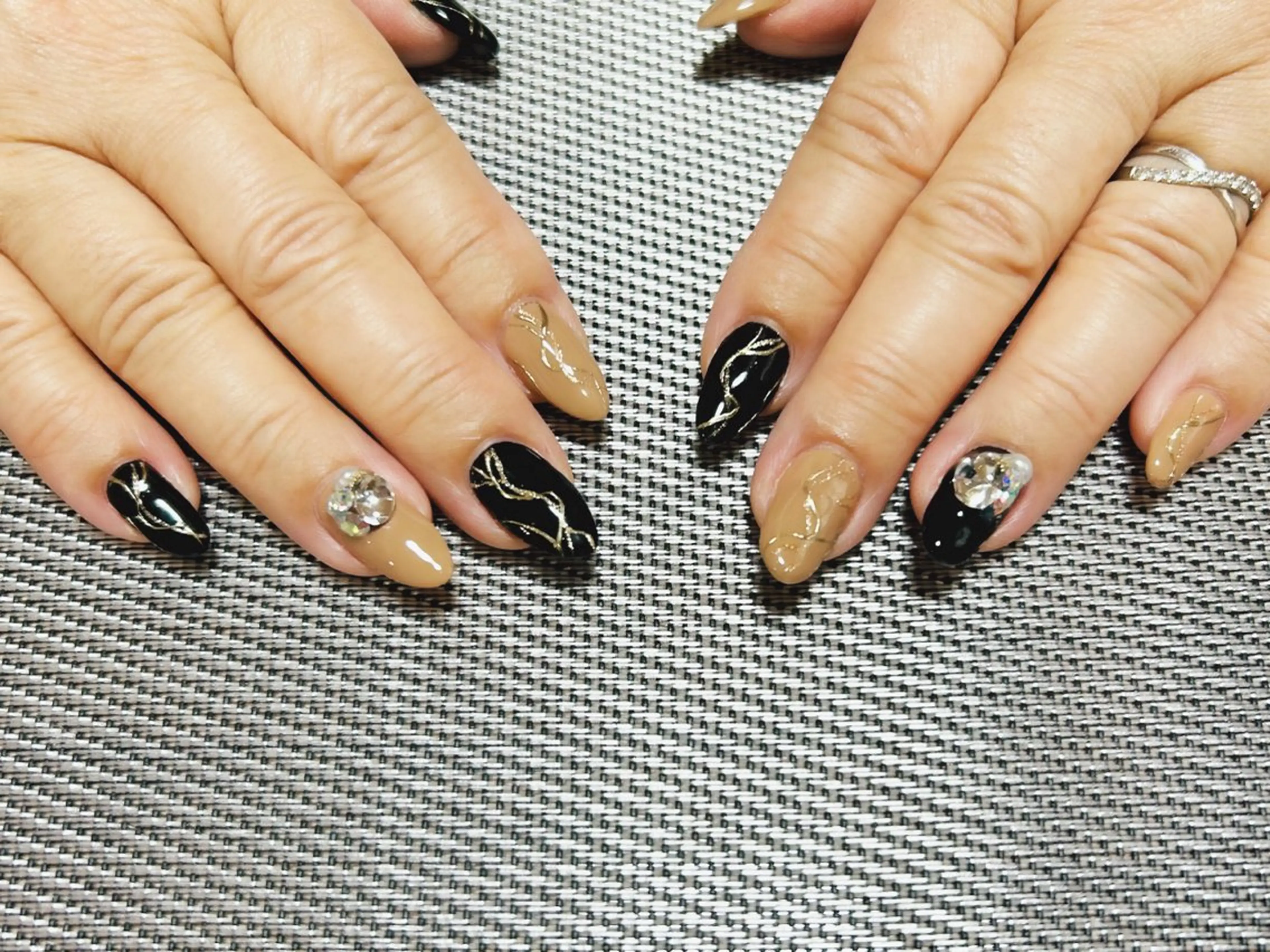 ネイル ストーンネイル i nailのネイルデザイン