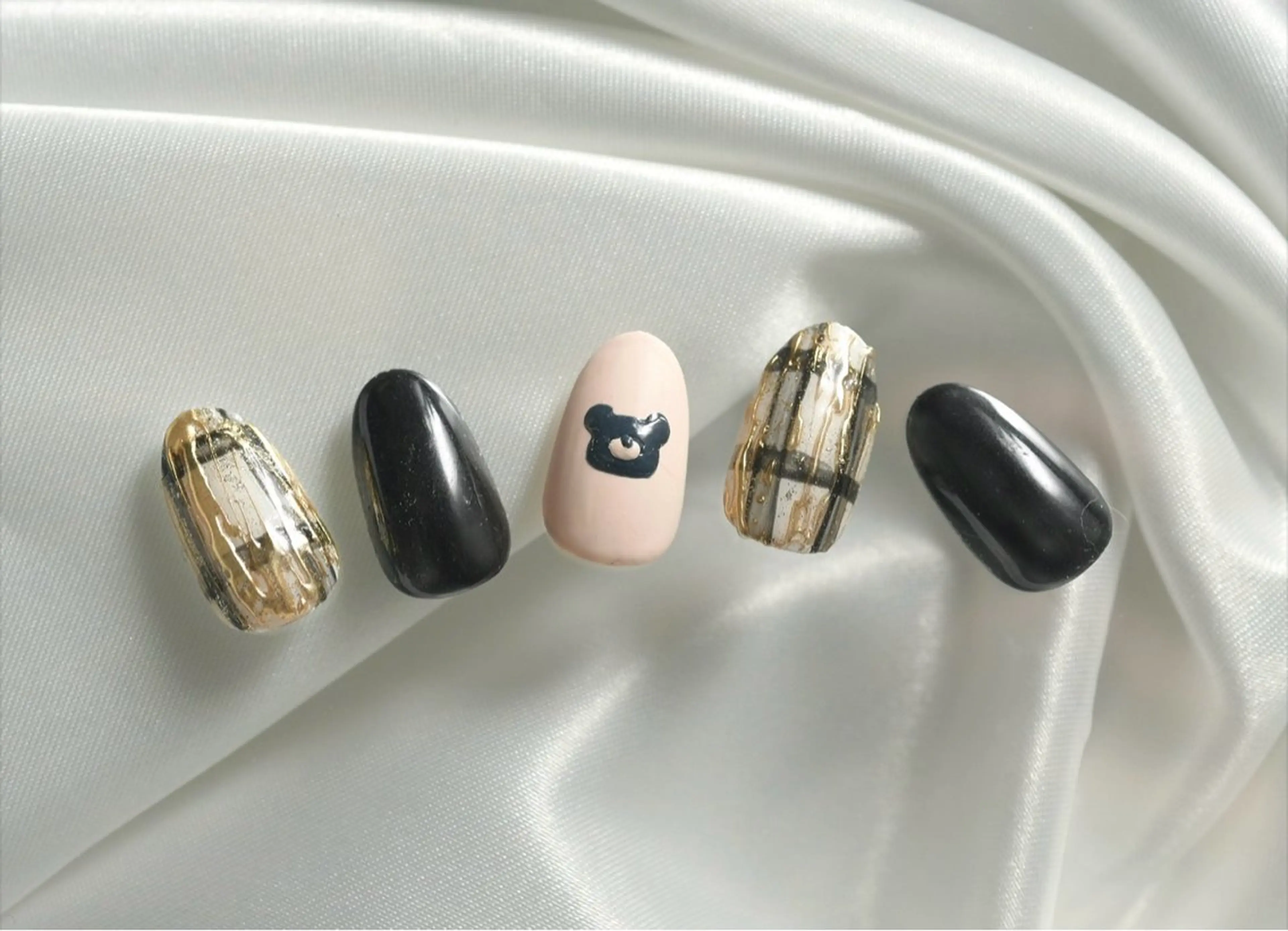 ミディアム VANiSH Nailのネイルデザイン