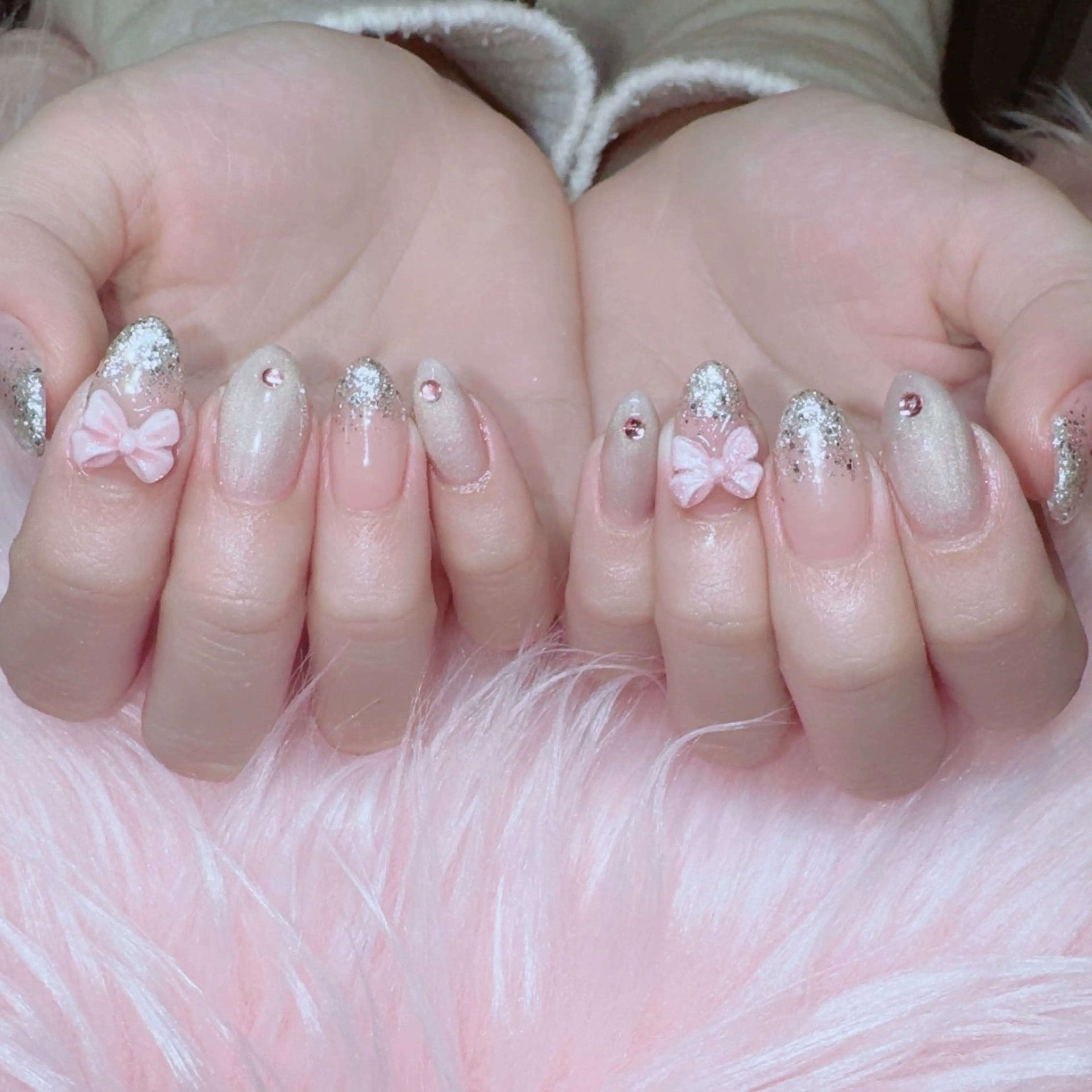 ネイル ラメ(グリッター) ハンドネイル RIEKO🍒 ワンホン♡推しネイルのネイルデザイン