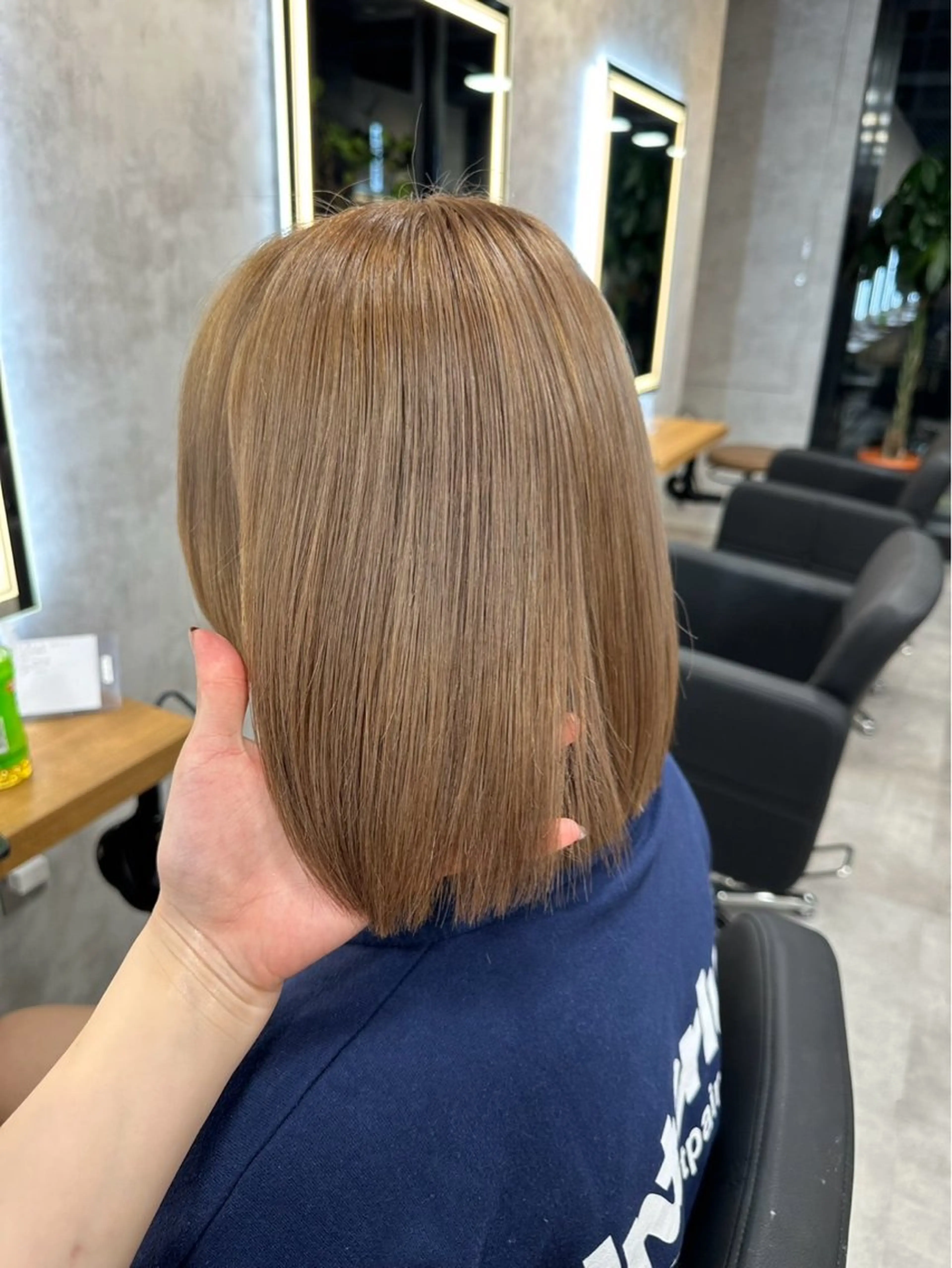 ミディアム カラー パーマ ヘアアレンジ 透明感ブリーチカラー 🌈TOMOHIROのヘアスタイル