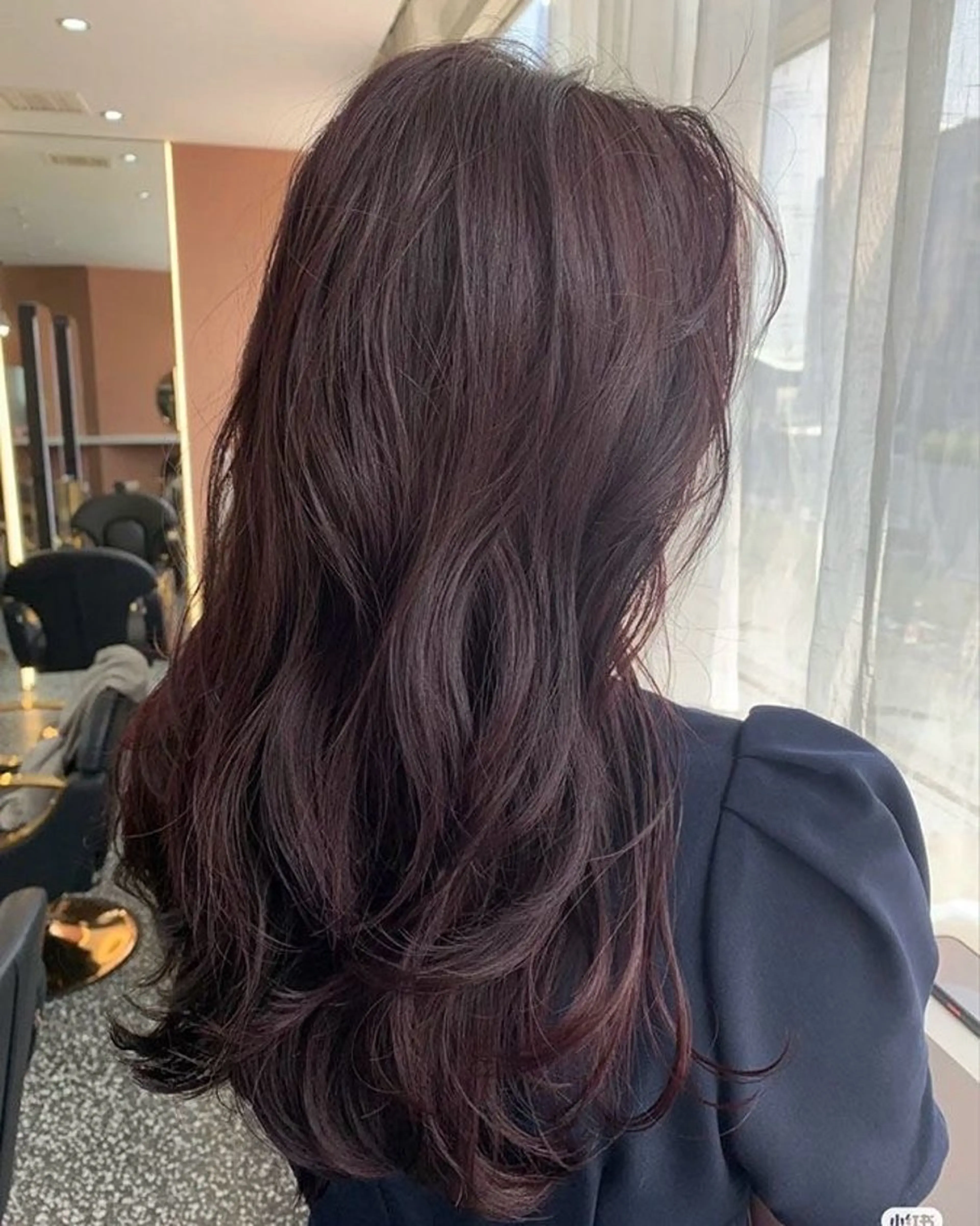 ロング カラー 石川 幸呼のヘアスタイル