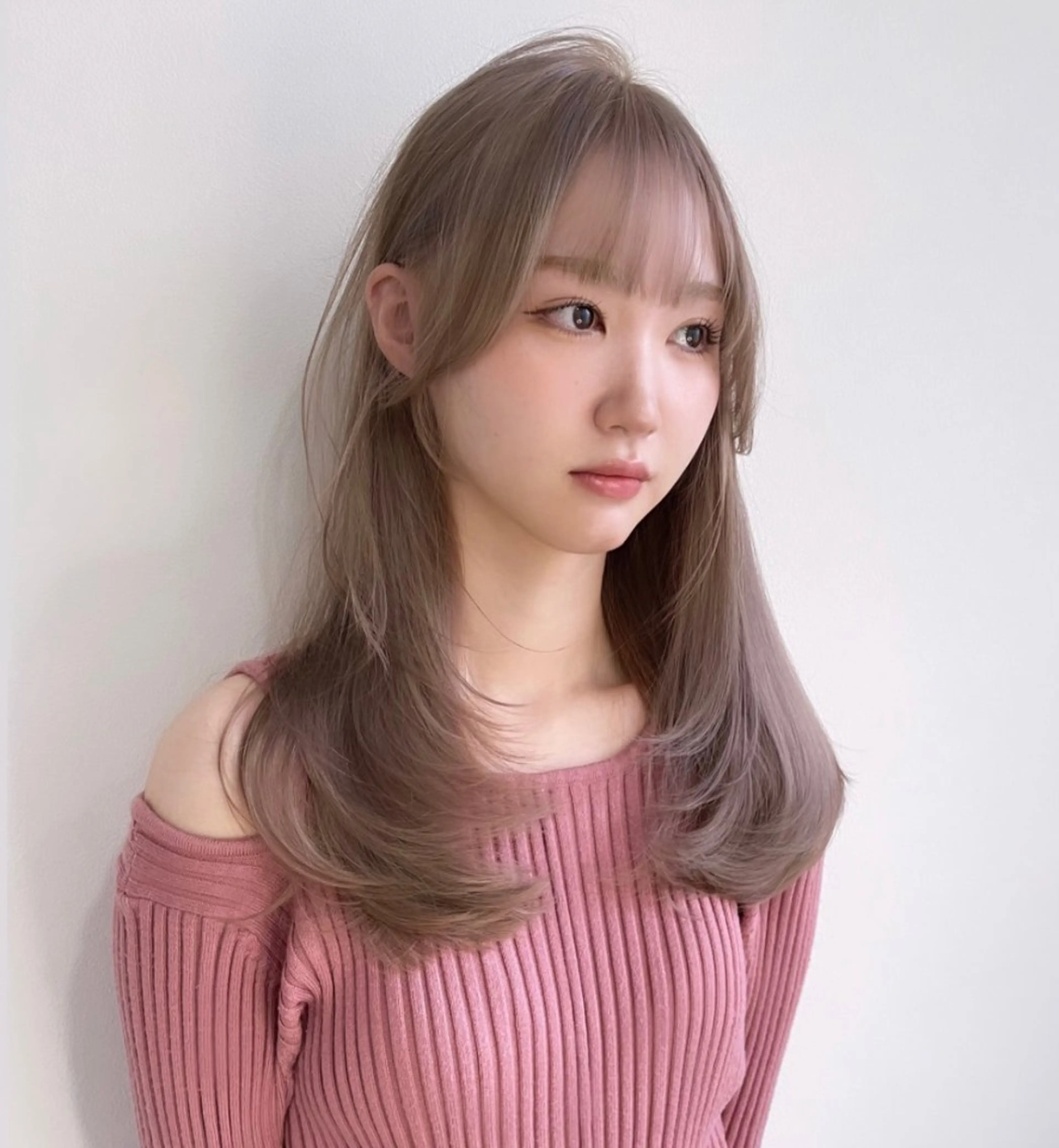 セミロング カラー ブリーチ レイヤーカット risako🇰🇷 韓国ヘア/レイヤーのヘアスタイル