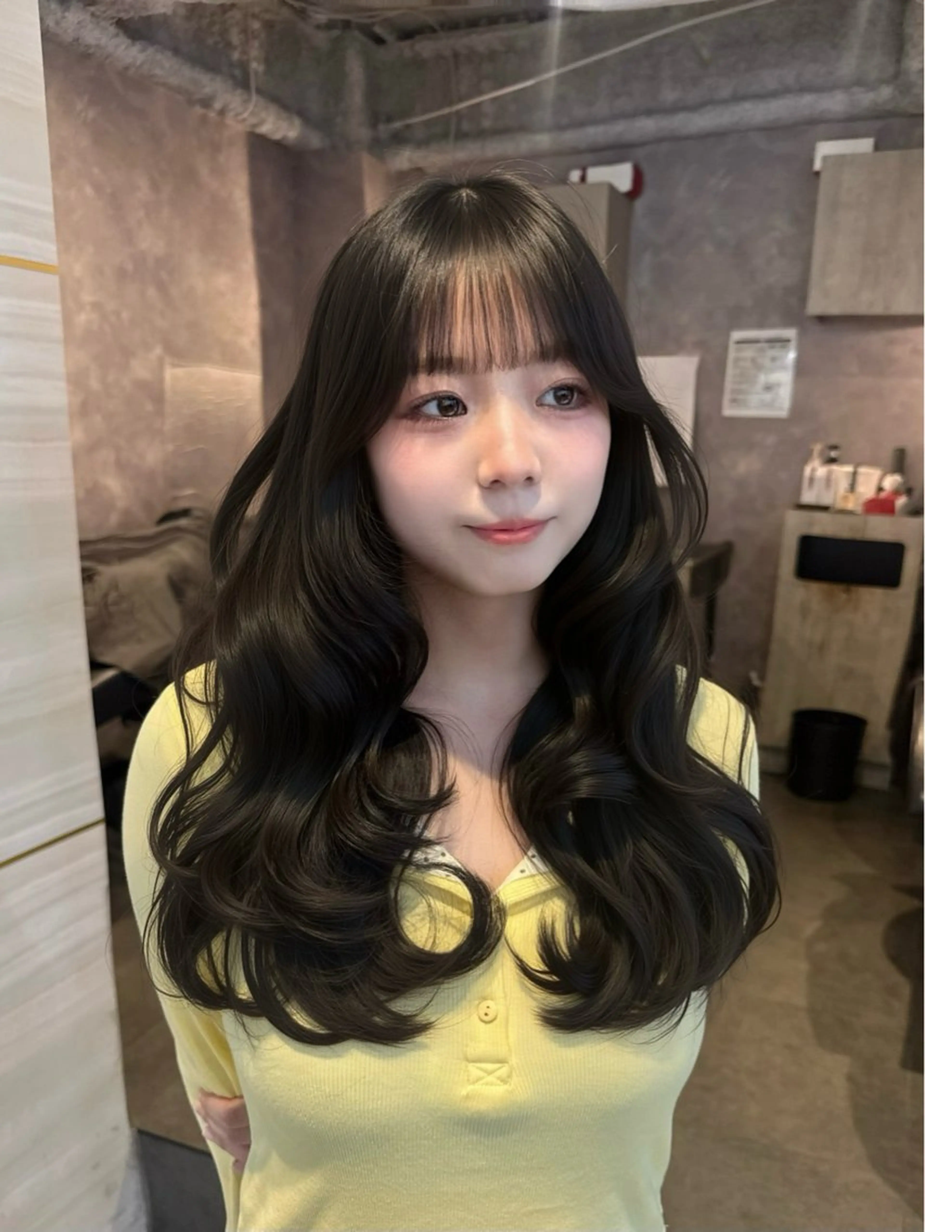 セミロング カラー ヘアアレンジ ヘアカラー トリートメント 🌱巴結生🌿グレー ジュ☁️ミルクティーのヘアスタイル