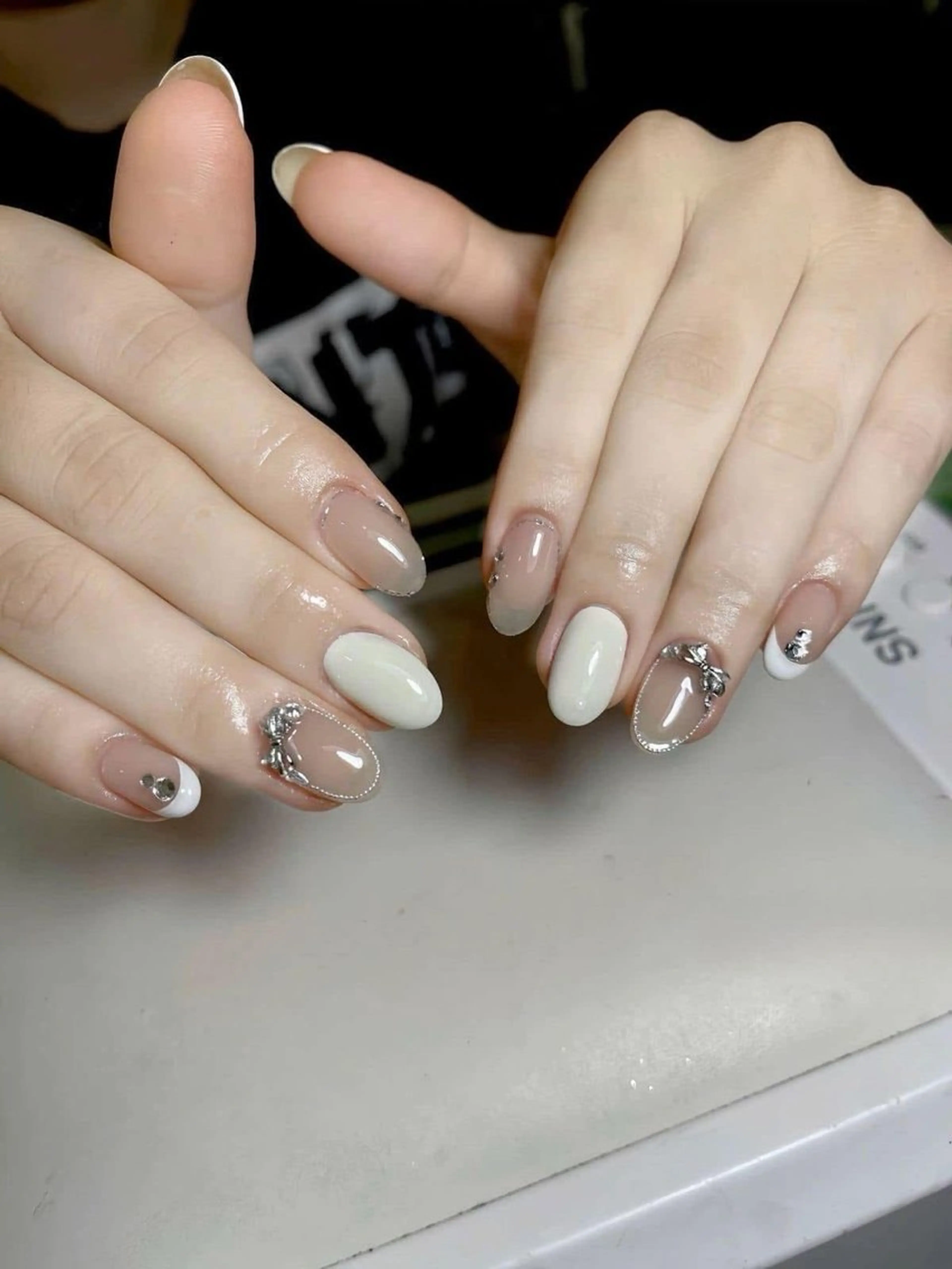 ネイル マグネットネイル ストーンネイル ハンドネイル Minette nailHuongのネイルデザイン