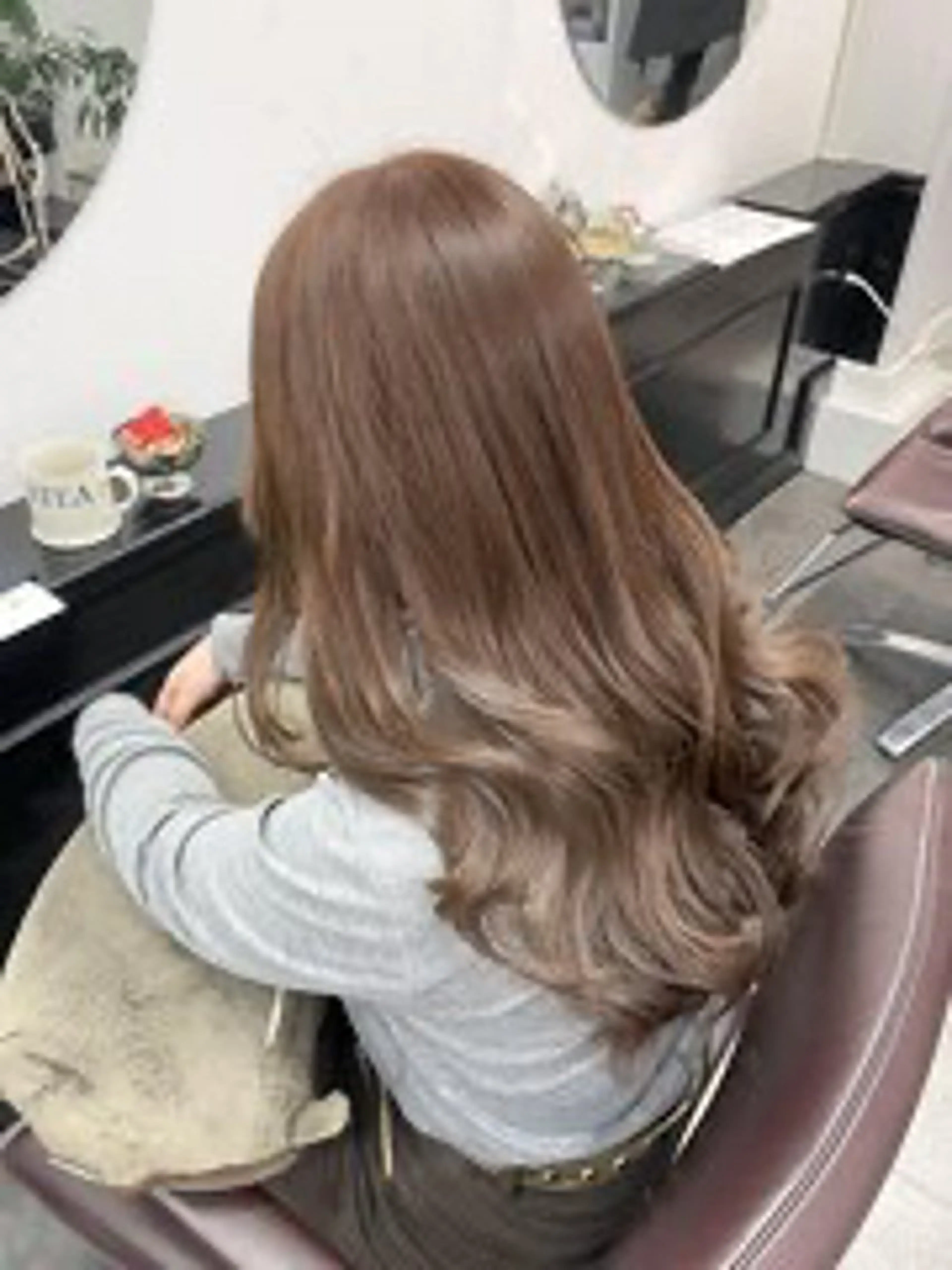 ロング ヘアカラー 渡邊 美優のヘアスタイル