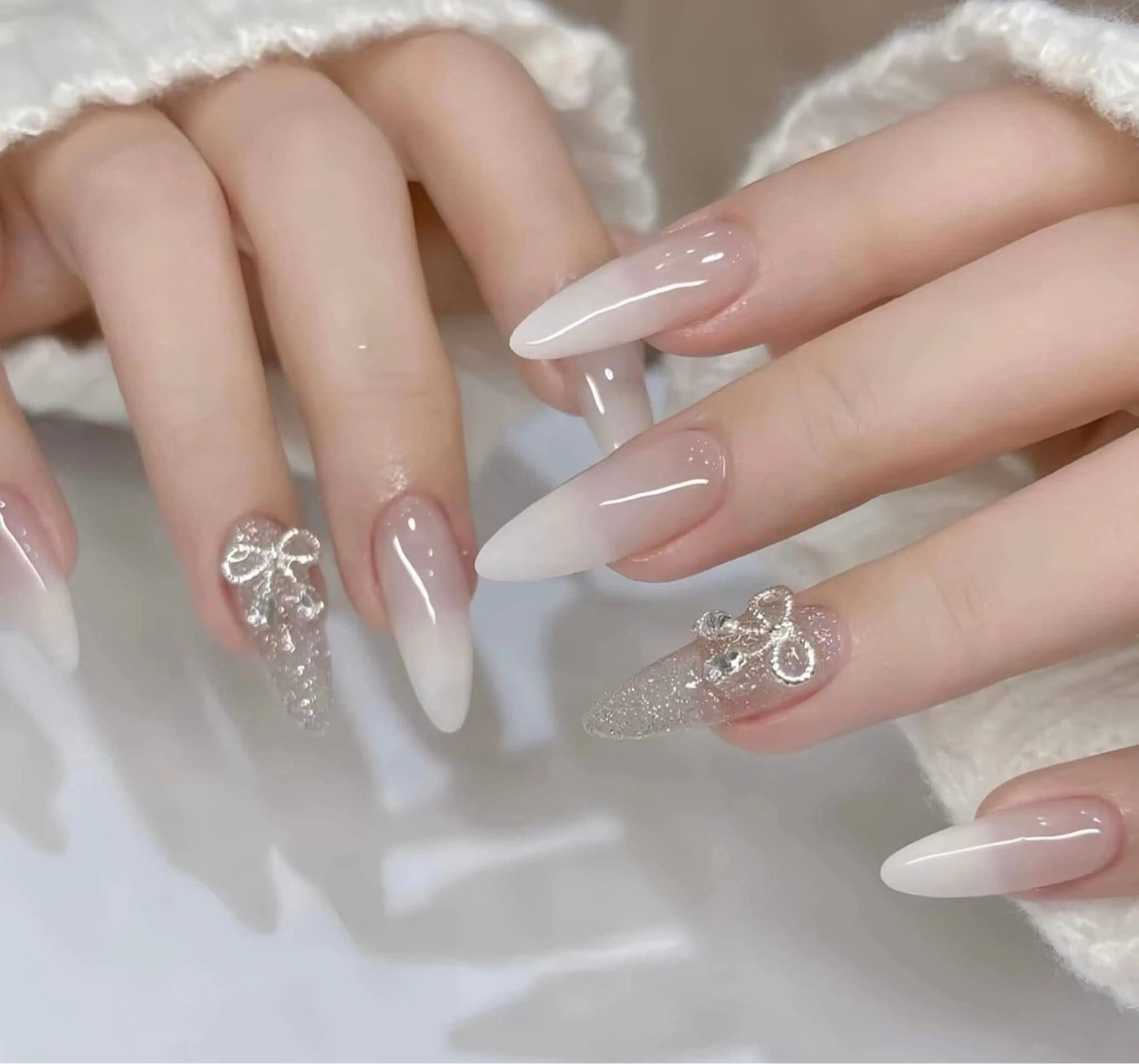 ネイル チークネイル フレンチネイル グラデーション 韓国ネイル マグネットネイル ハンドネイル JIN 168 新大久保のネイルデザイン