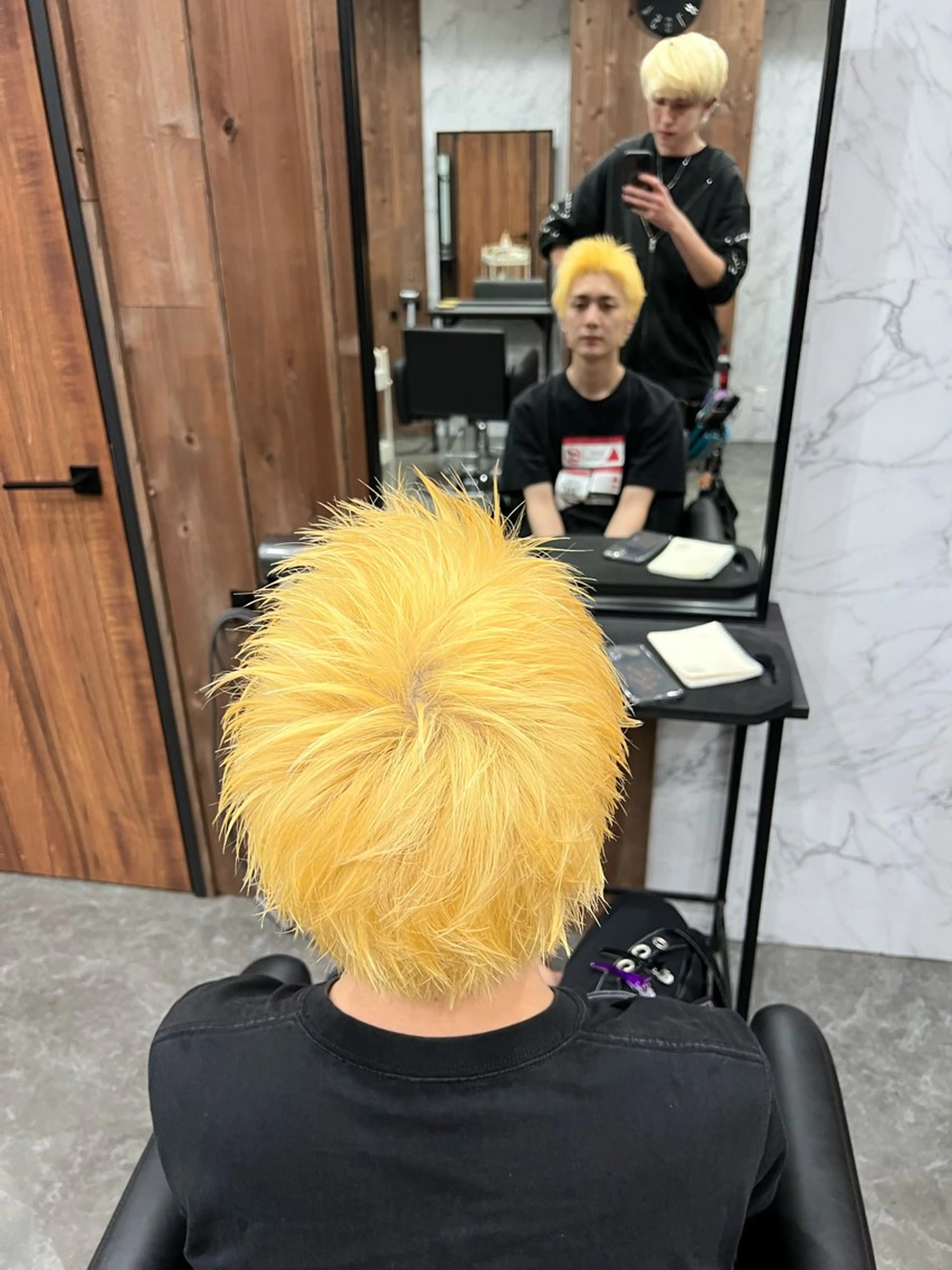 ショート カラー メンズ メンズブリーチ ブリーチ カットカラー縮毛 モデル募集/鈴木のヘアスタイル