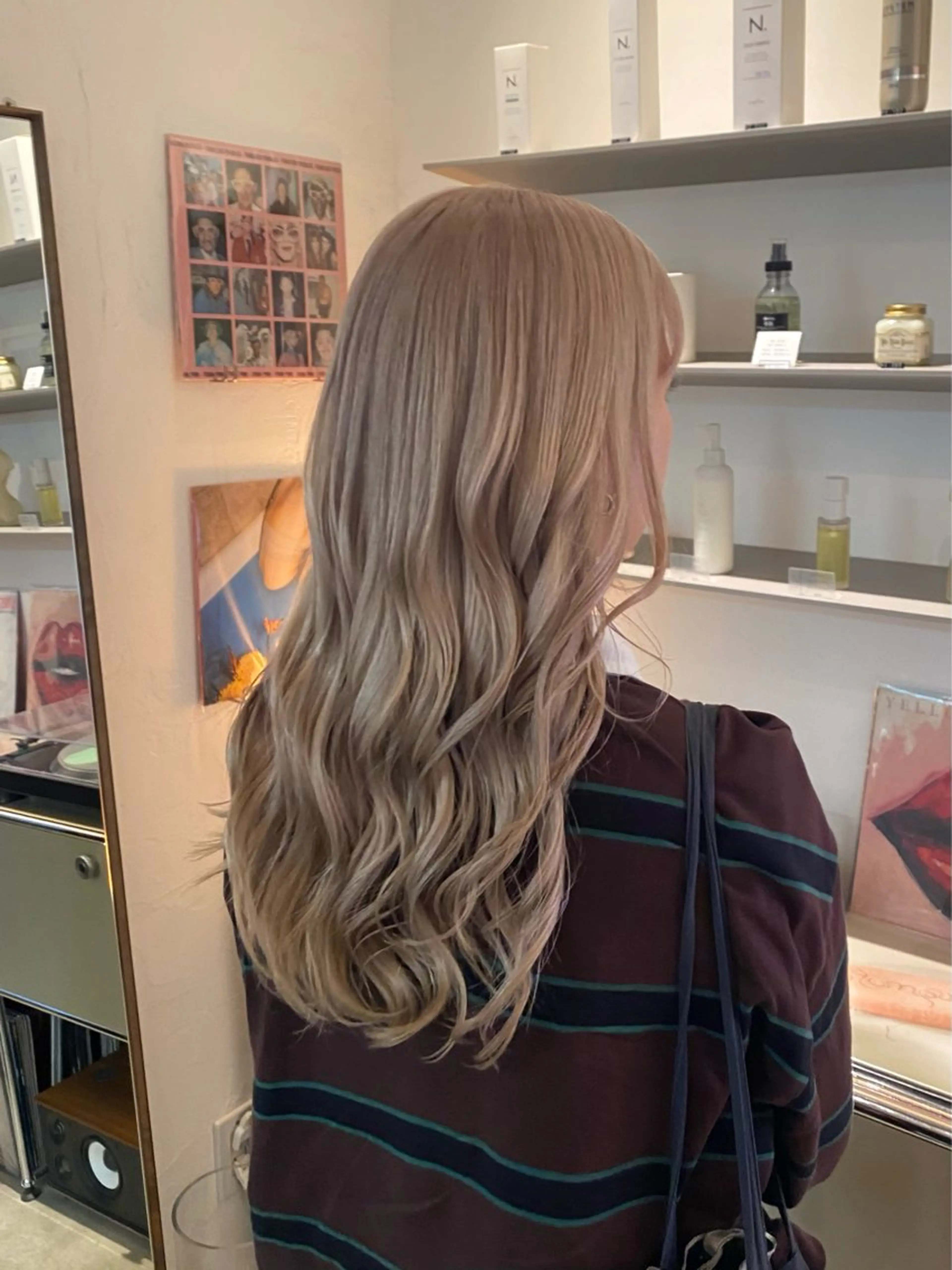 カラー hinata /ハイトーンのヘアスタイル