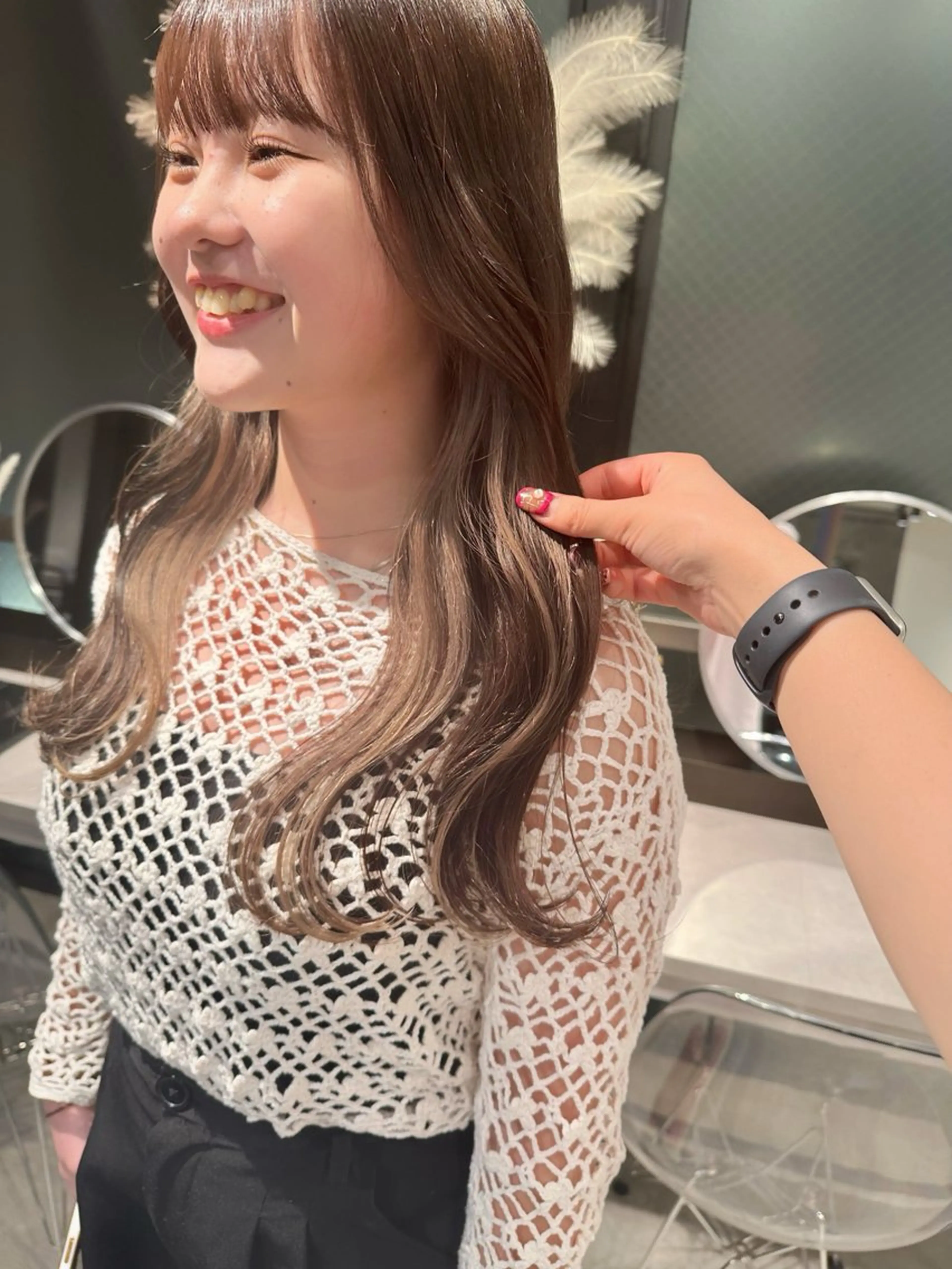 ロング カラー ベージュカラー ダブルカラー イヤリングカラー インナーカラー ブリーチ/ハイトーン 艶カラー/ユリナのヘアスタイル