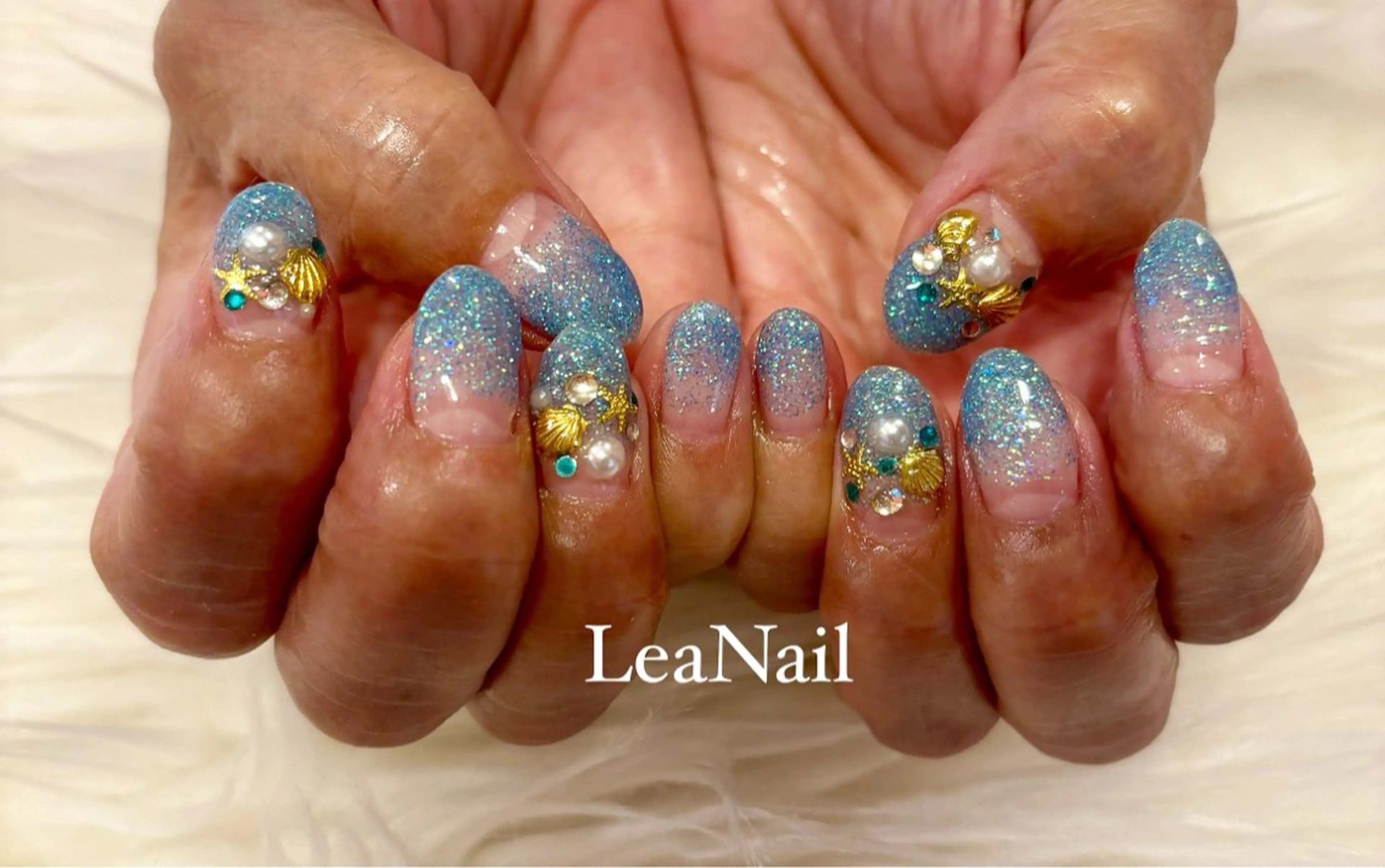 ネイル キラキラネイル ラメ(グリッター) 夏ネイル ハンドネイル Lea Nailのネイルデザイン