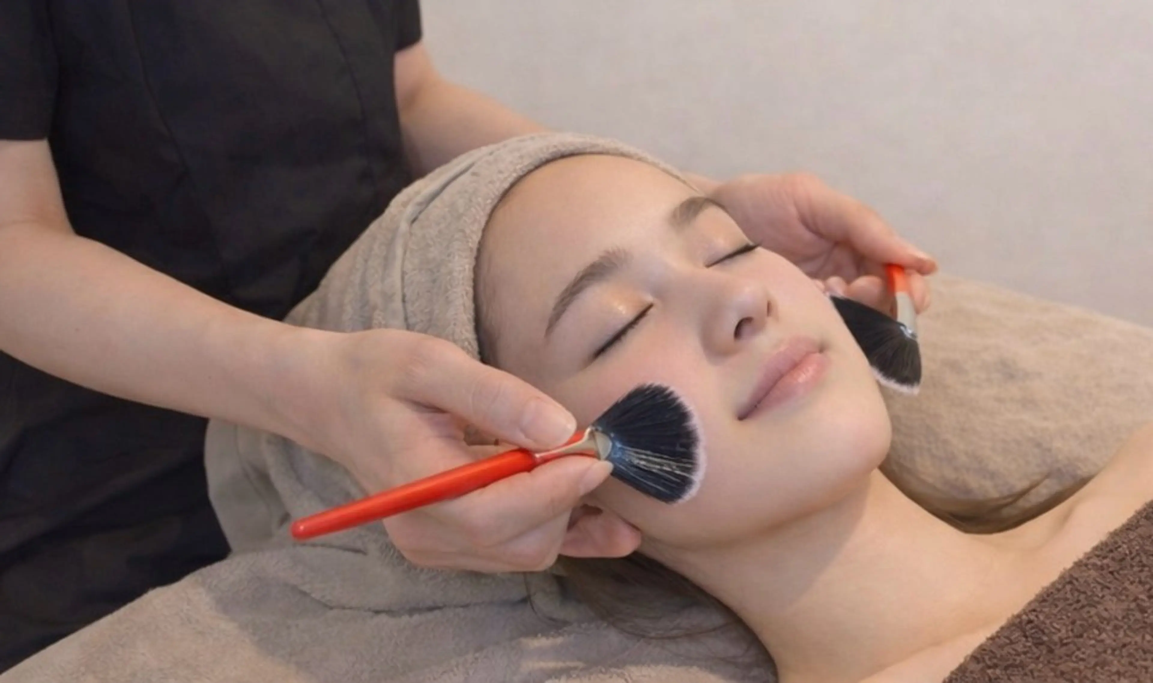 ミニモ学割✨\ツヤ肌特化/ 初めての肌管理で利用多数！！ララピール+メルティングパックで速攻ツヤ肌！の写真