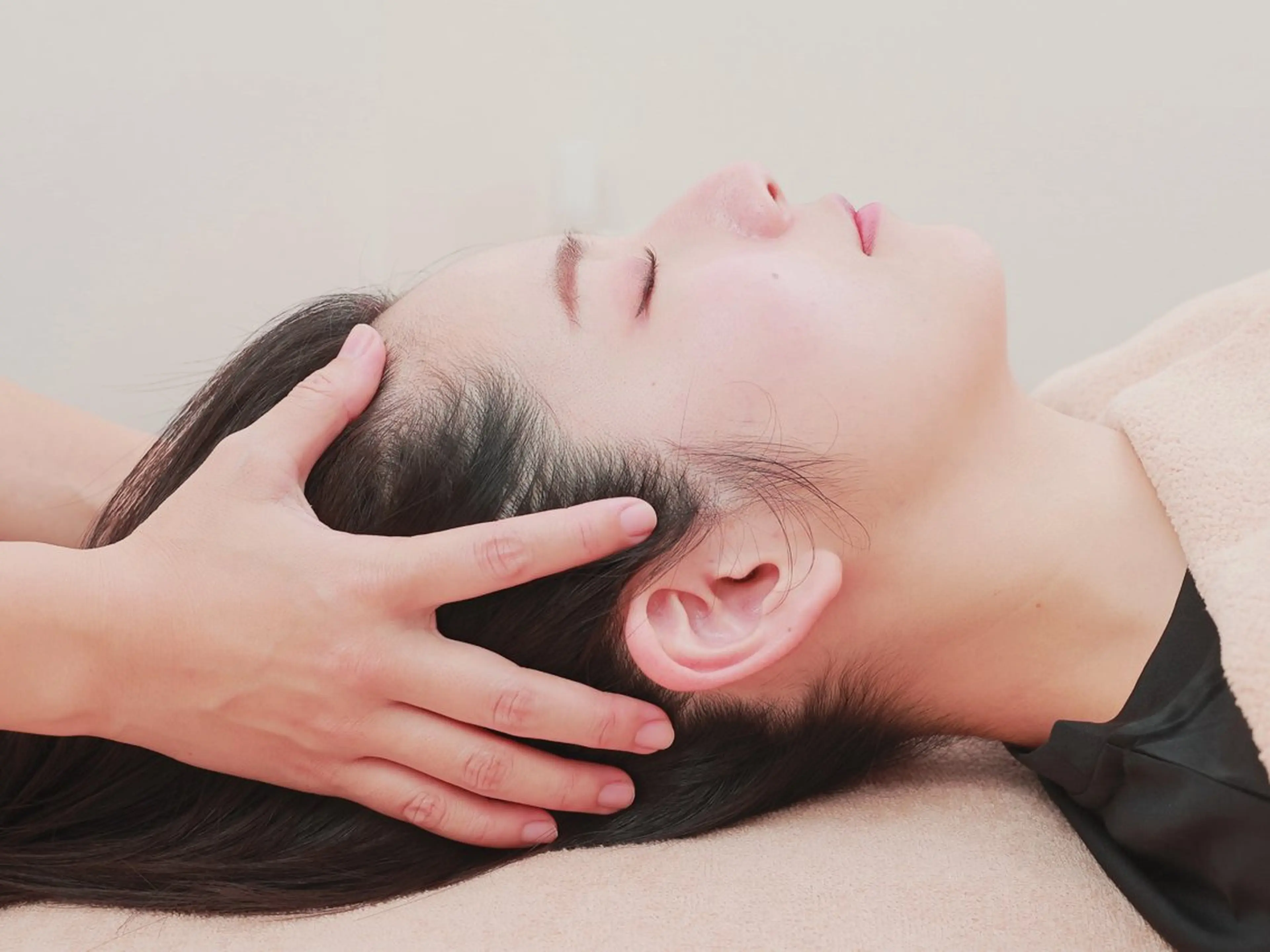 30日以内ご来店限定！【腸×ヘッドスパ】腸を整え不調を改善🌿生理痛・PMS・便秘のお悩みに✨冷え性対策にも！の写真