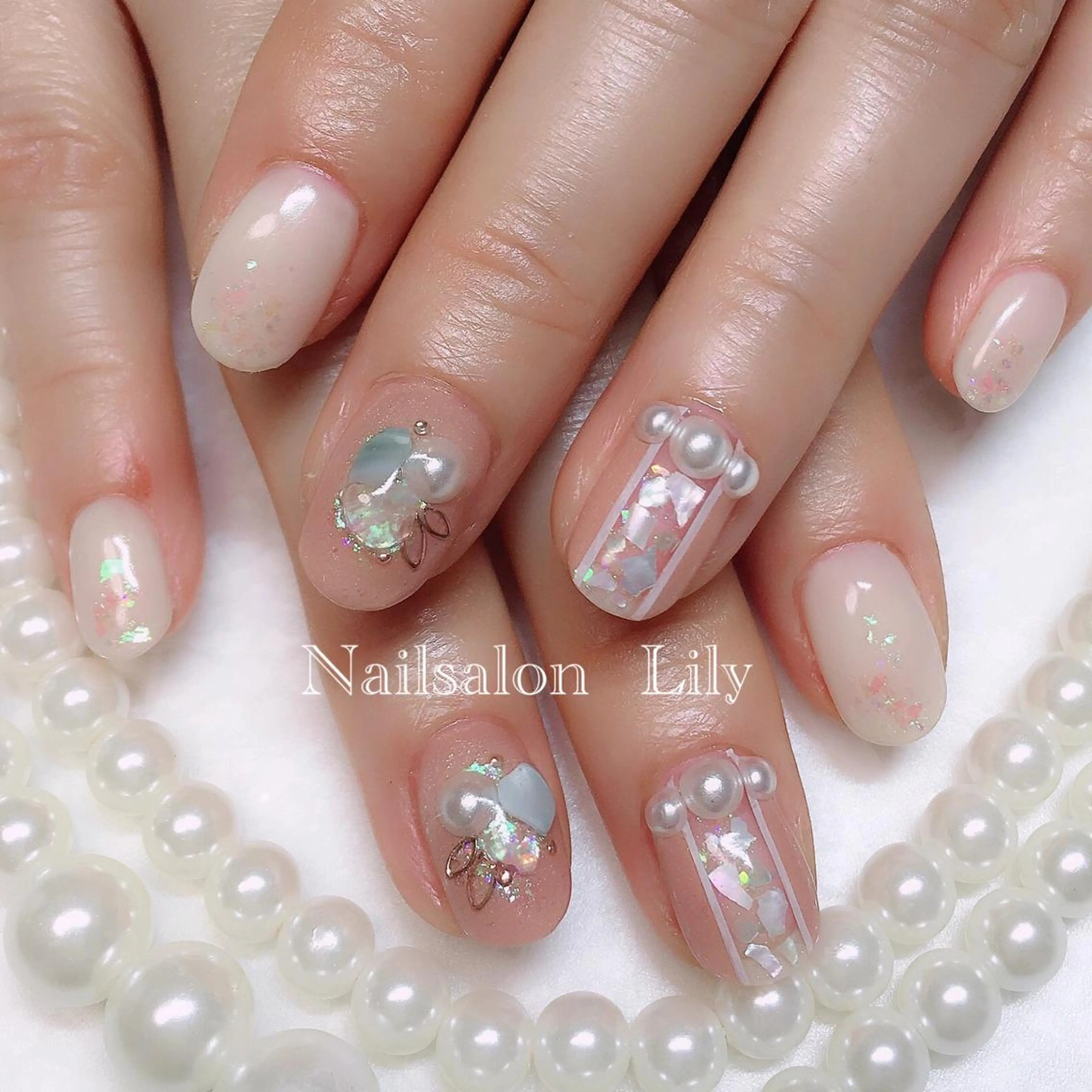 ネイル キラキラネイル Lily*nail 🌻Mii🌻のネイルデザイン