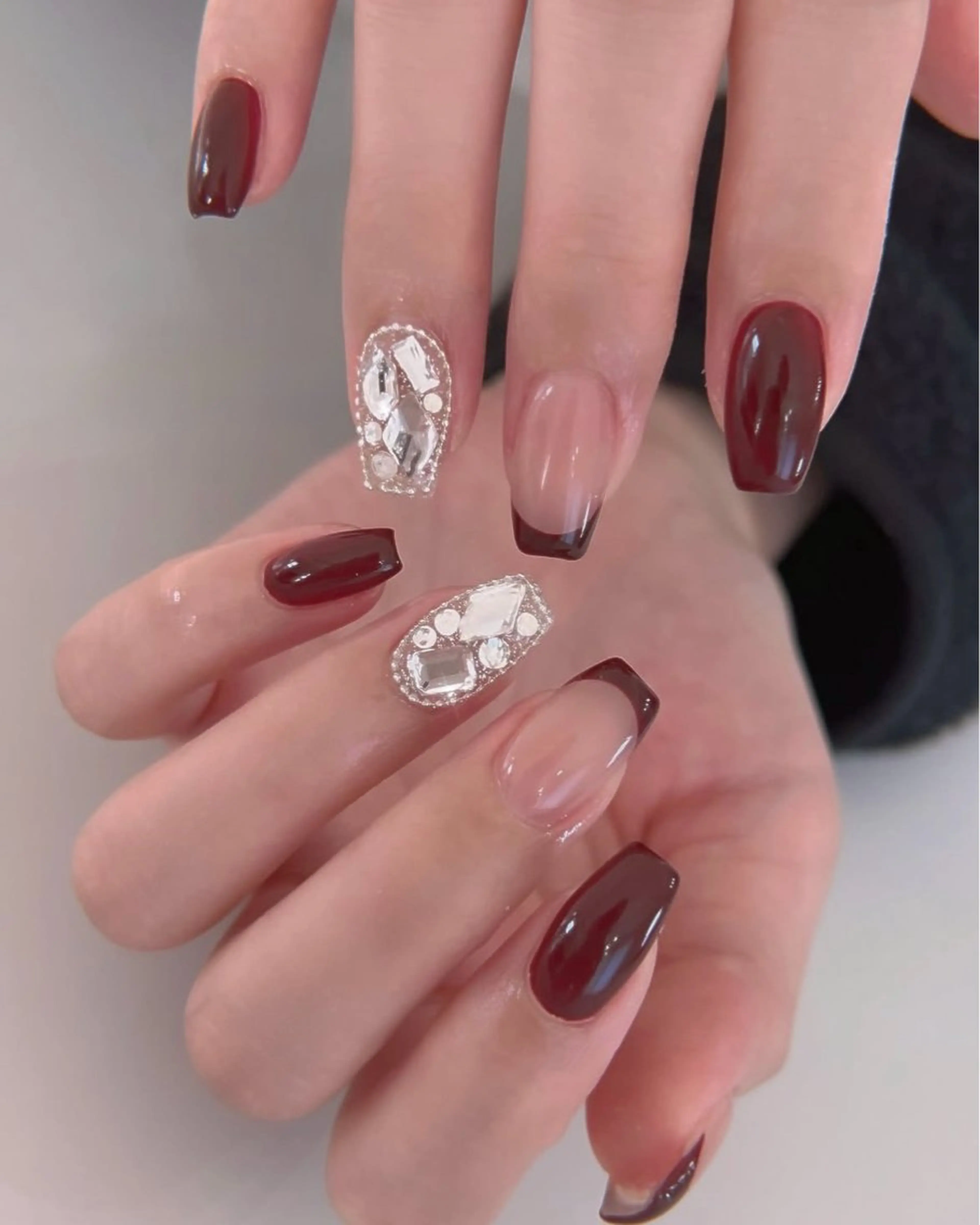 ネイル フレンチネイル ジェルネイル ガラスフレンチ キラキラネイル パラジェル ハンドネイル Queeens nailのネイルデザイン