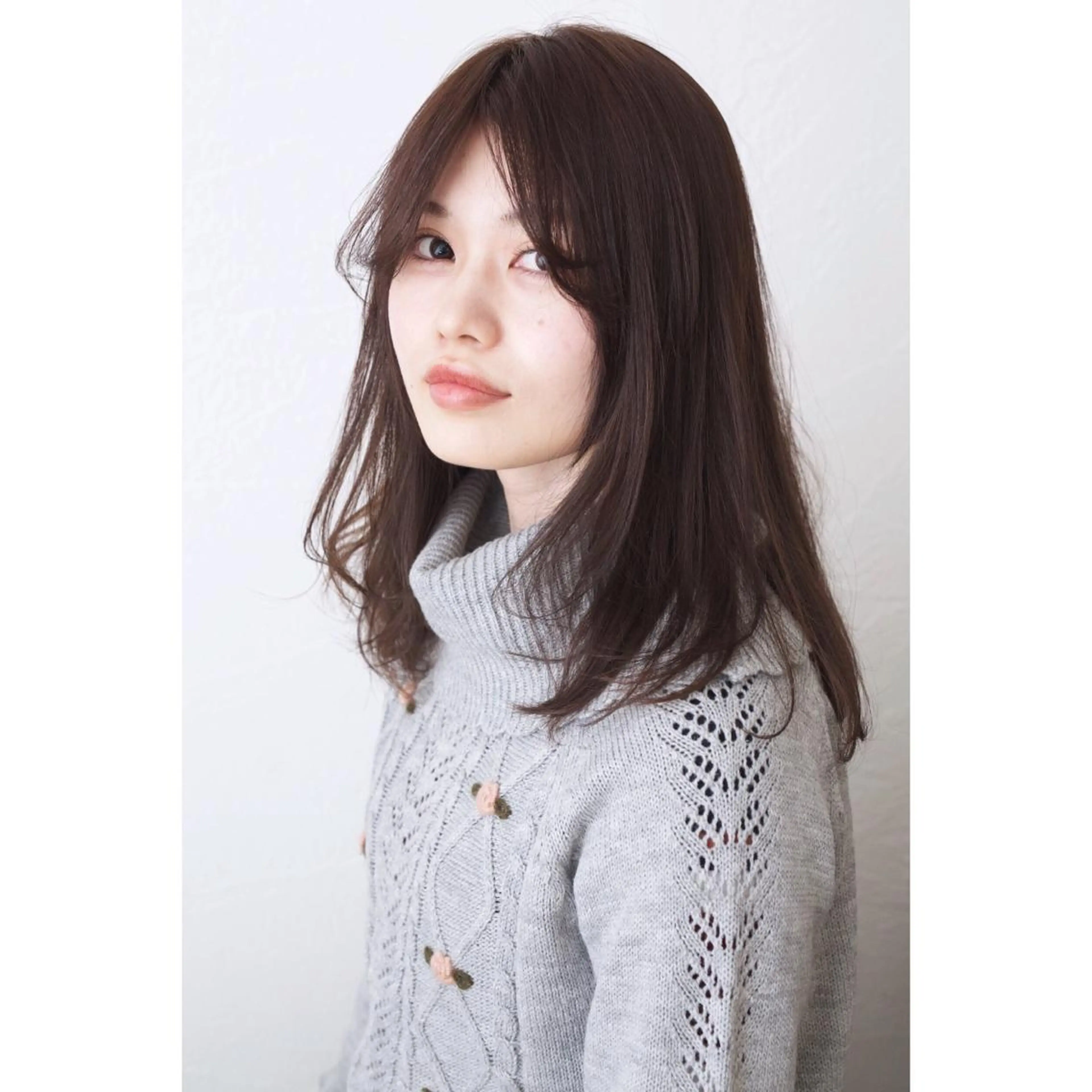 セミロング カラー fio マナミのヘアスタイル