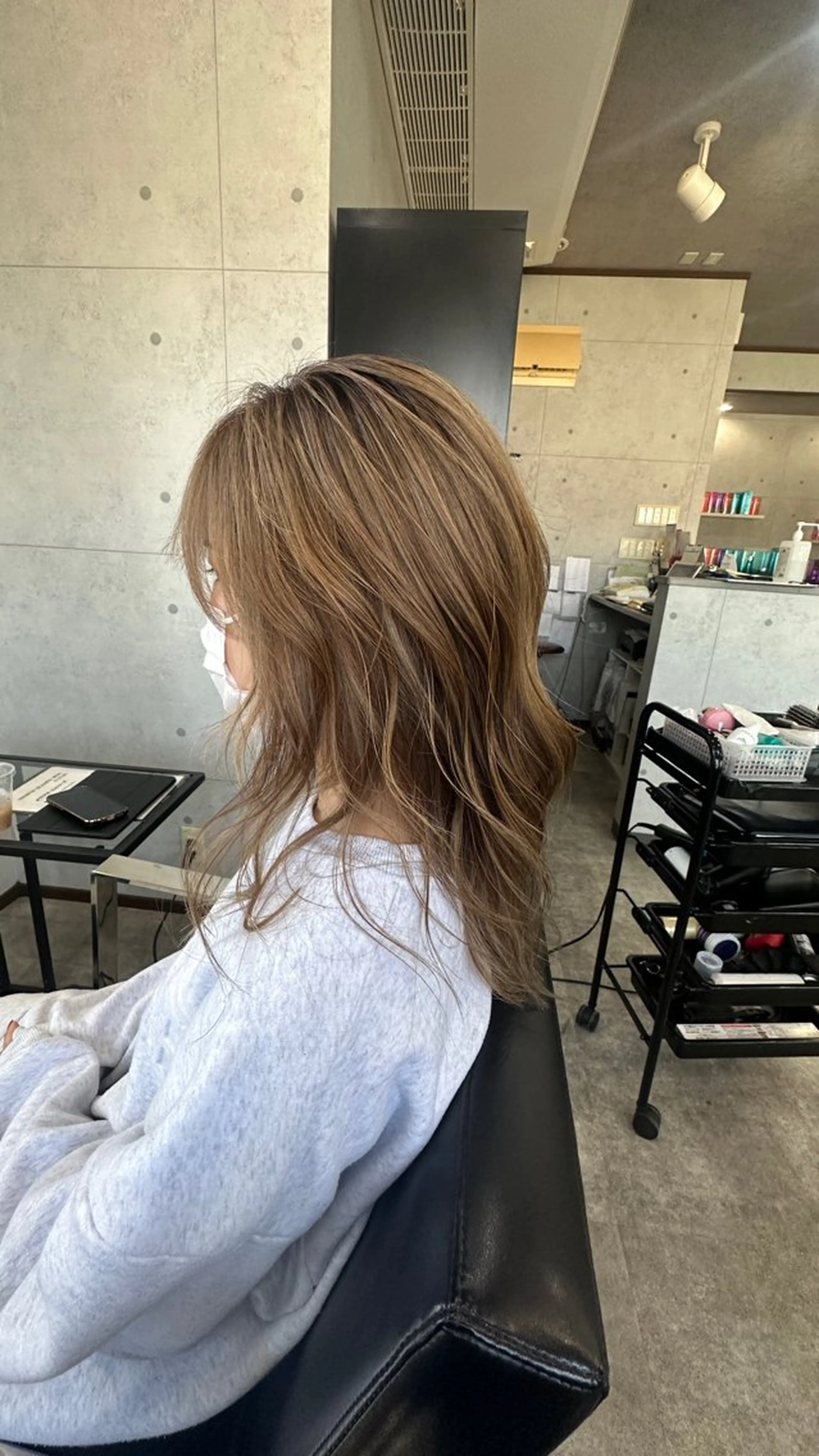 ロング ボブ くびれヘア くせ毛 髪質改善 切りっぱなしロブ カット ヘアカラー REVE所属・REVE美容室 REVEマツエクのヘアスタイル