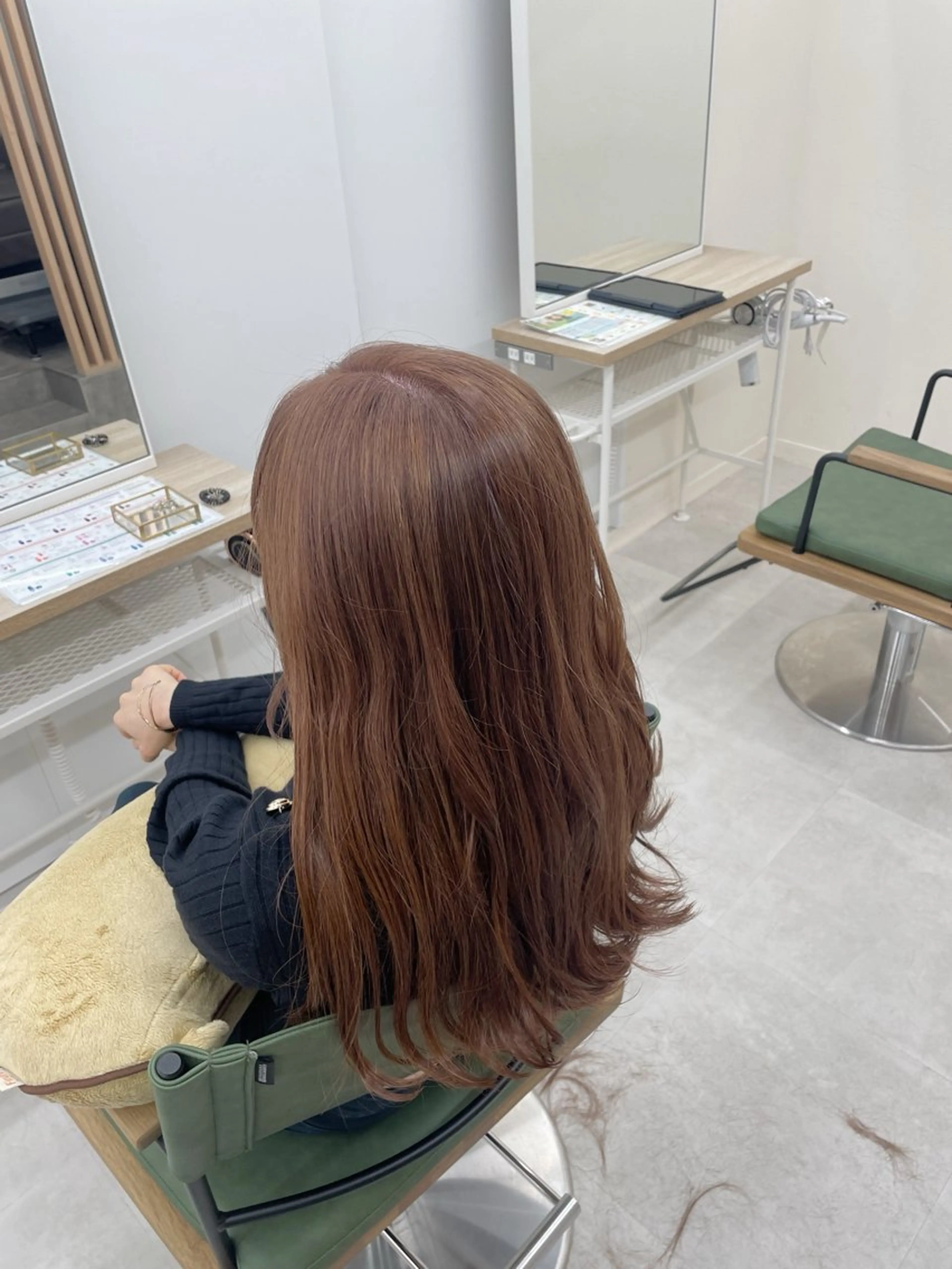 ロング カラー ヘアカラー NaVIユウジ 透明感カラーのヘアスタイル