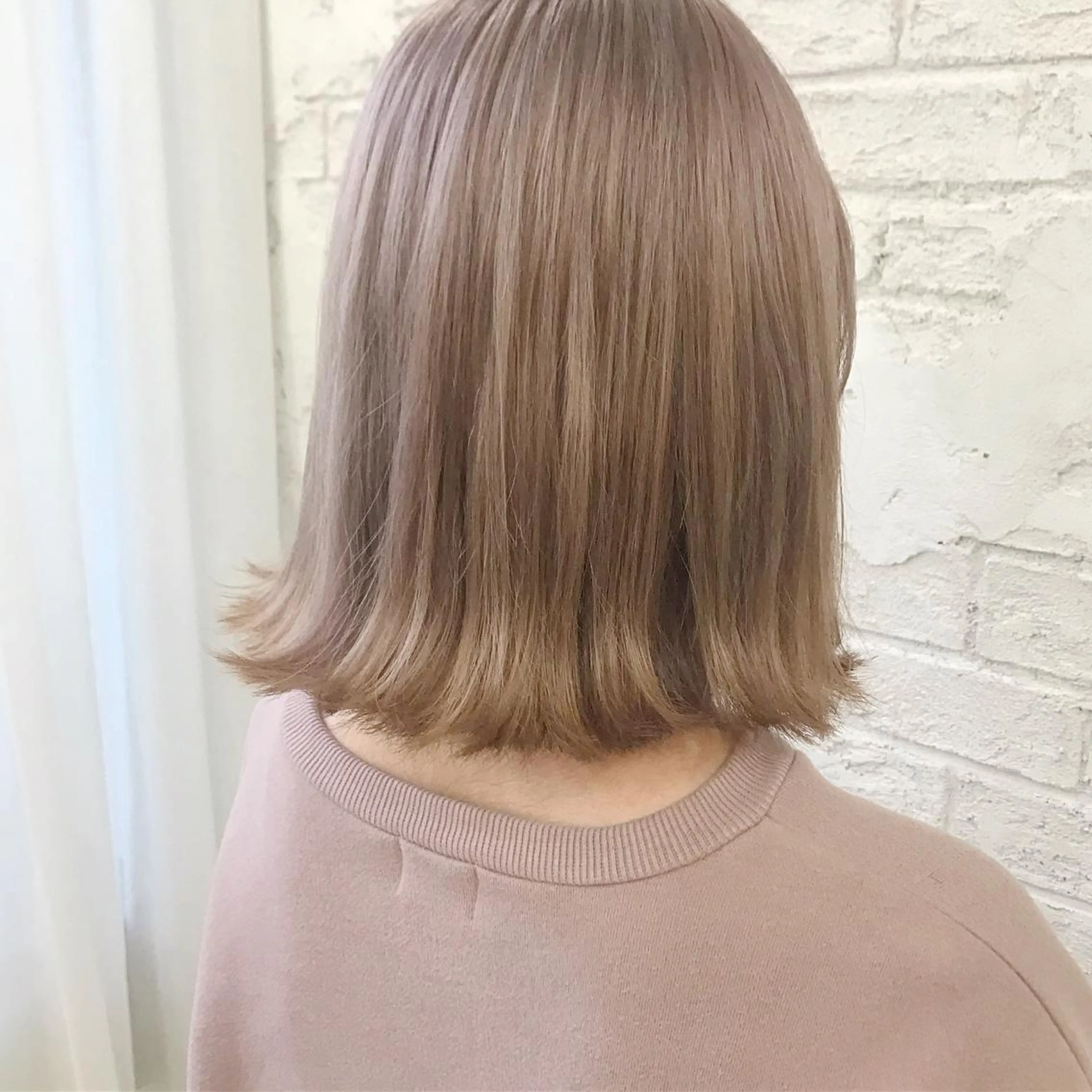 ミディアム カラー オリーブ/アッシュ やわらか透明感カラーのヘアスタイル