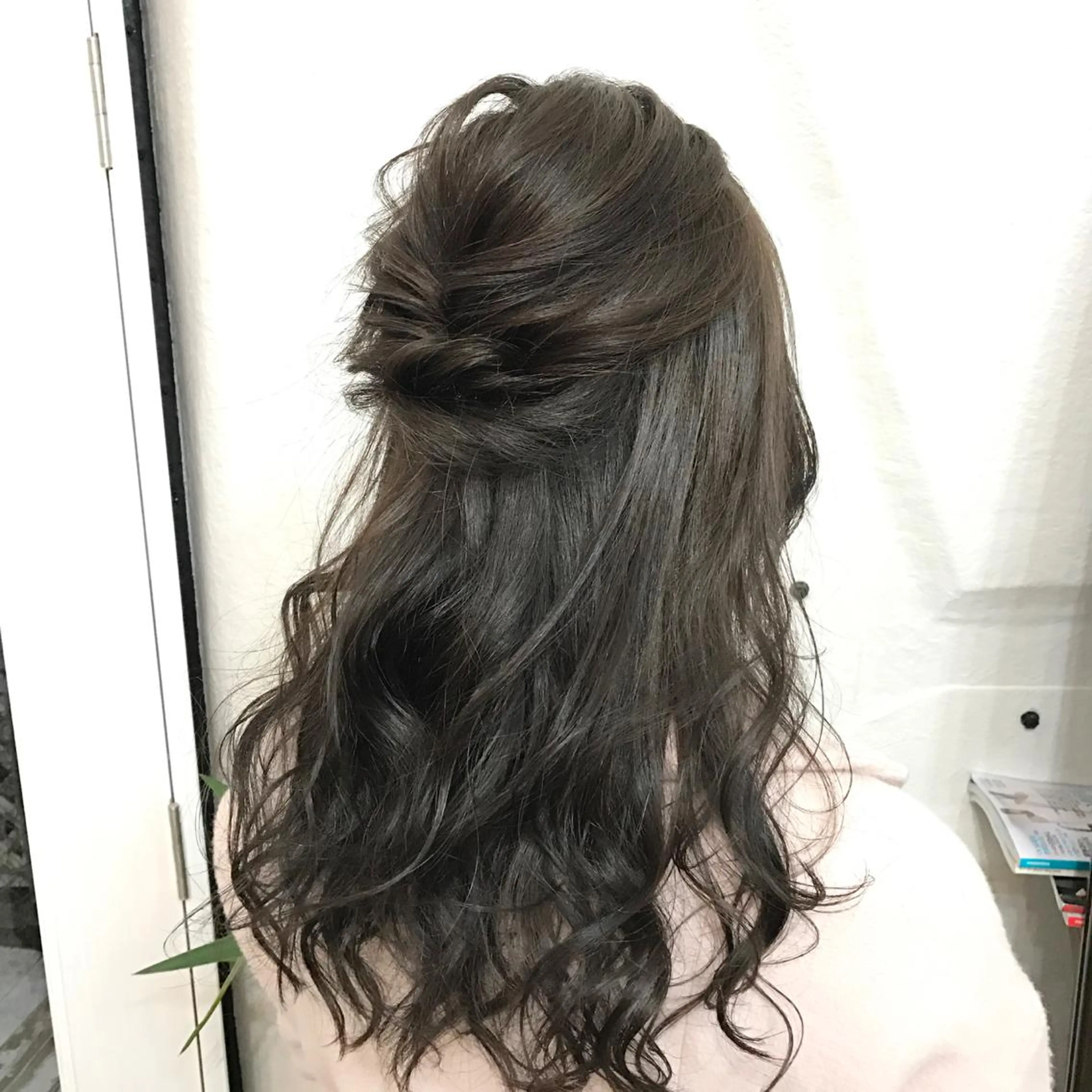 カラー ヘアアレンジ ハーフアップ アッシュ K-POP好き美容師 🇰🇷Kai.Yのヘアスタイル