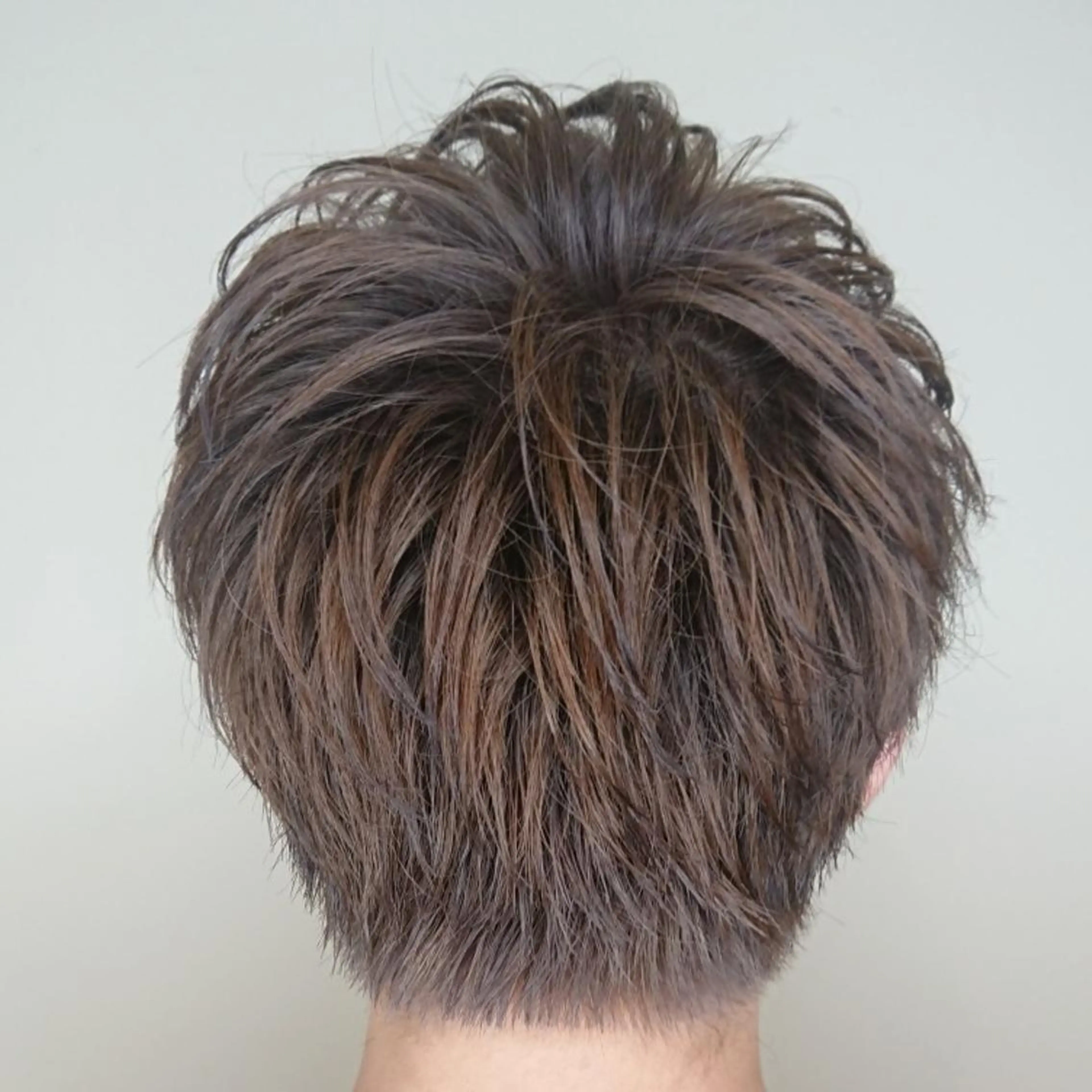 メンズ ヘアカラー ブリーチ/ヘアケア/ 艶髪/イギチハルのヘアスタイル